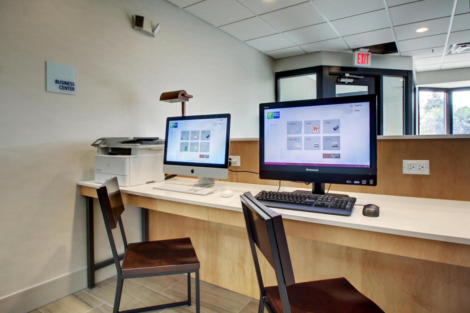 Holiday Inn Express & Suites Aurora - Naperville by IHG photo 22