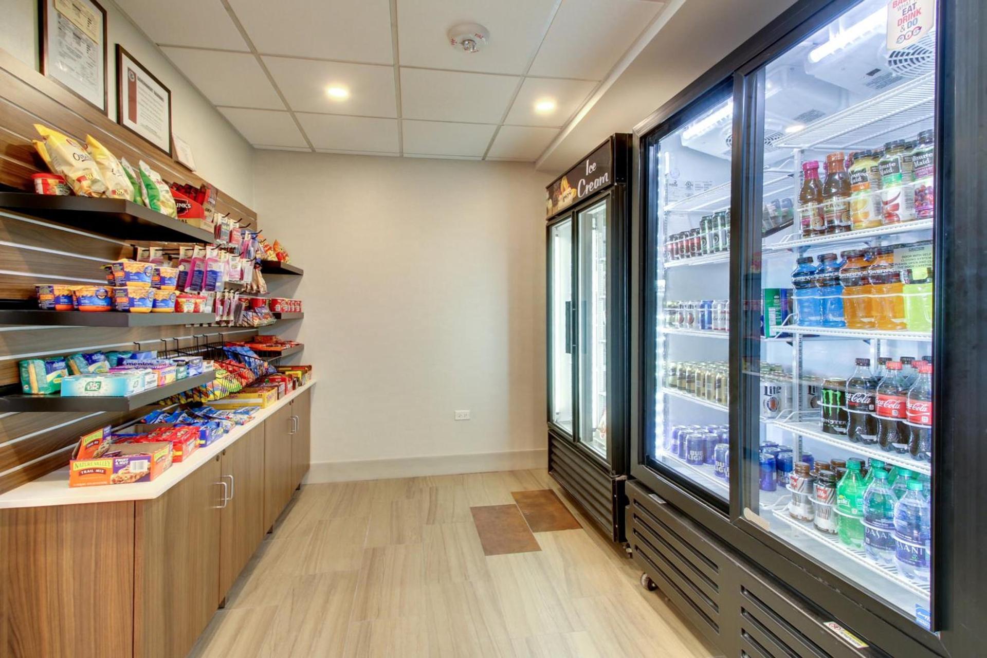 Holiday Inn Express & Suites Aurora - Naperville by IHG photo 23