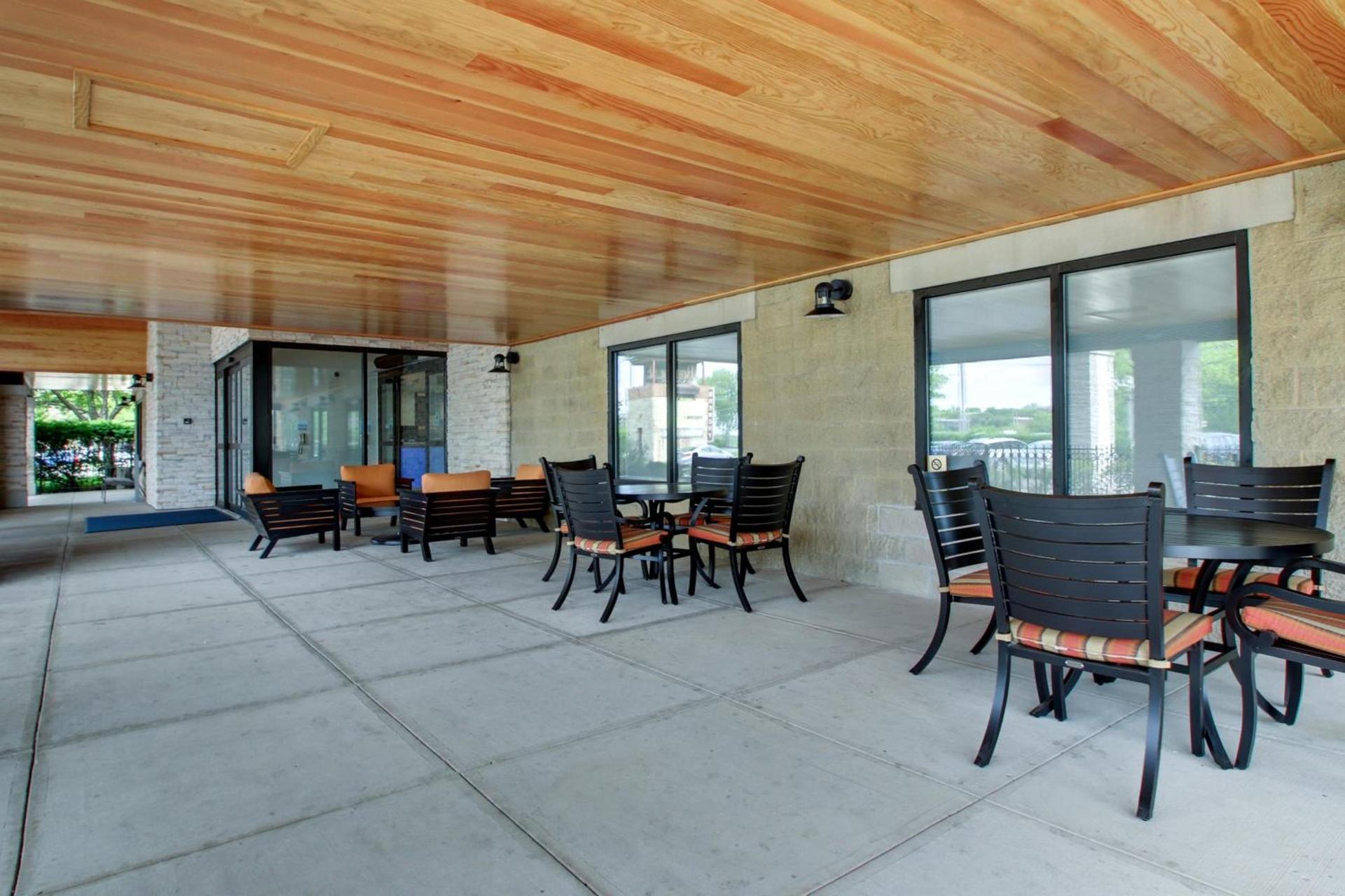 Holiday Inn Express & Suites Aurora - Naperville by IHG photo 20