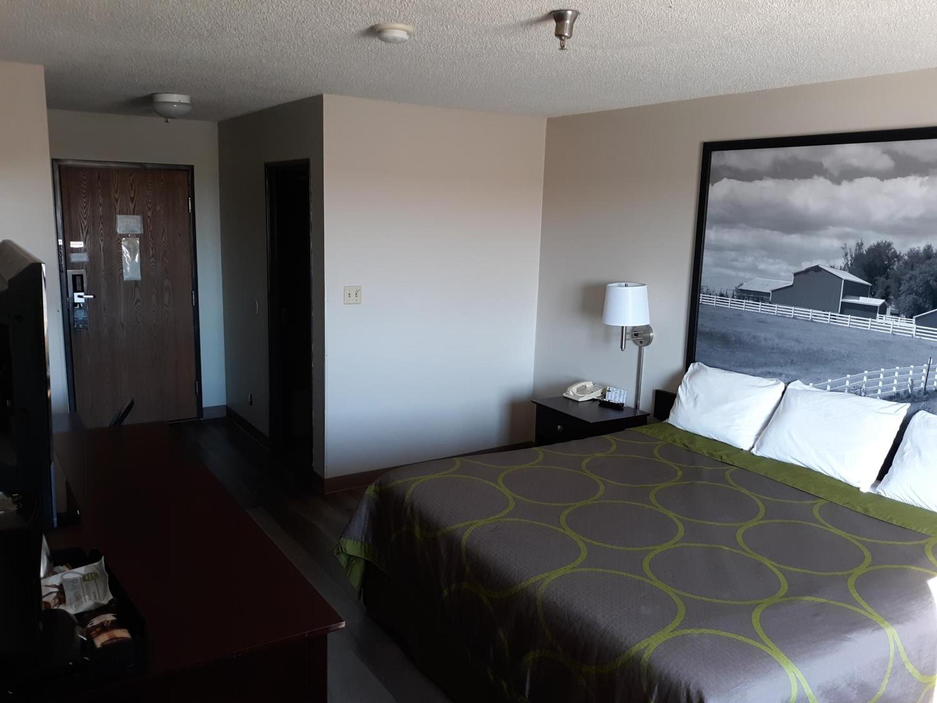 Super 8 by Wyndham Bethany MO photo 32