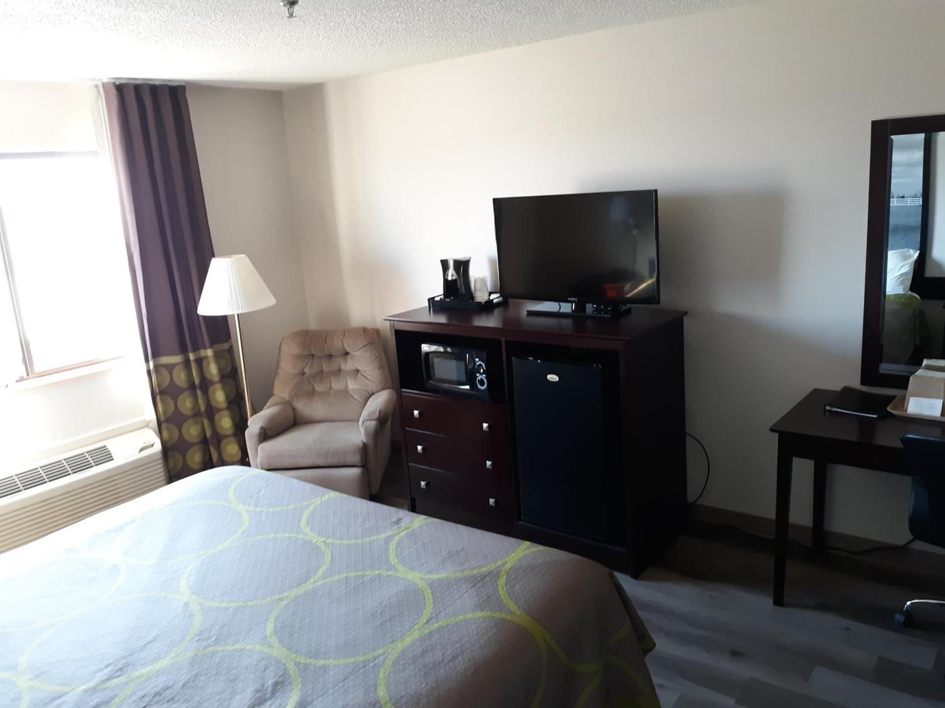 Super 8 by Wyndham Bethany MO photo 34