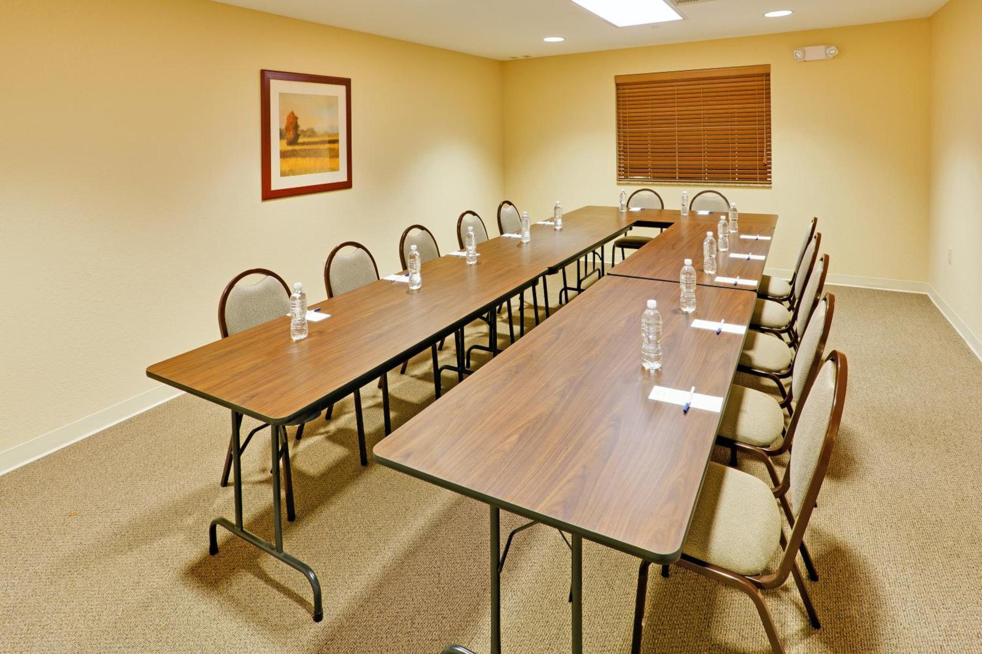 Candlewood Suites Hazleton by IHG photo 7