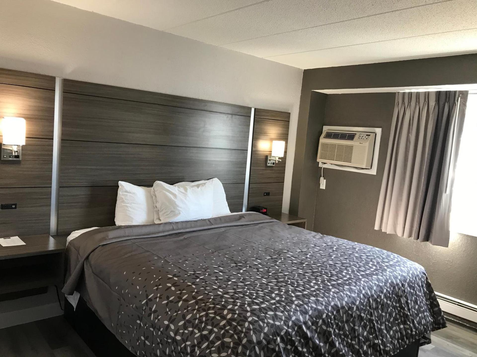 HomeTown Inn photo 25