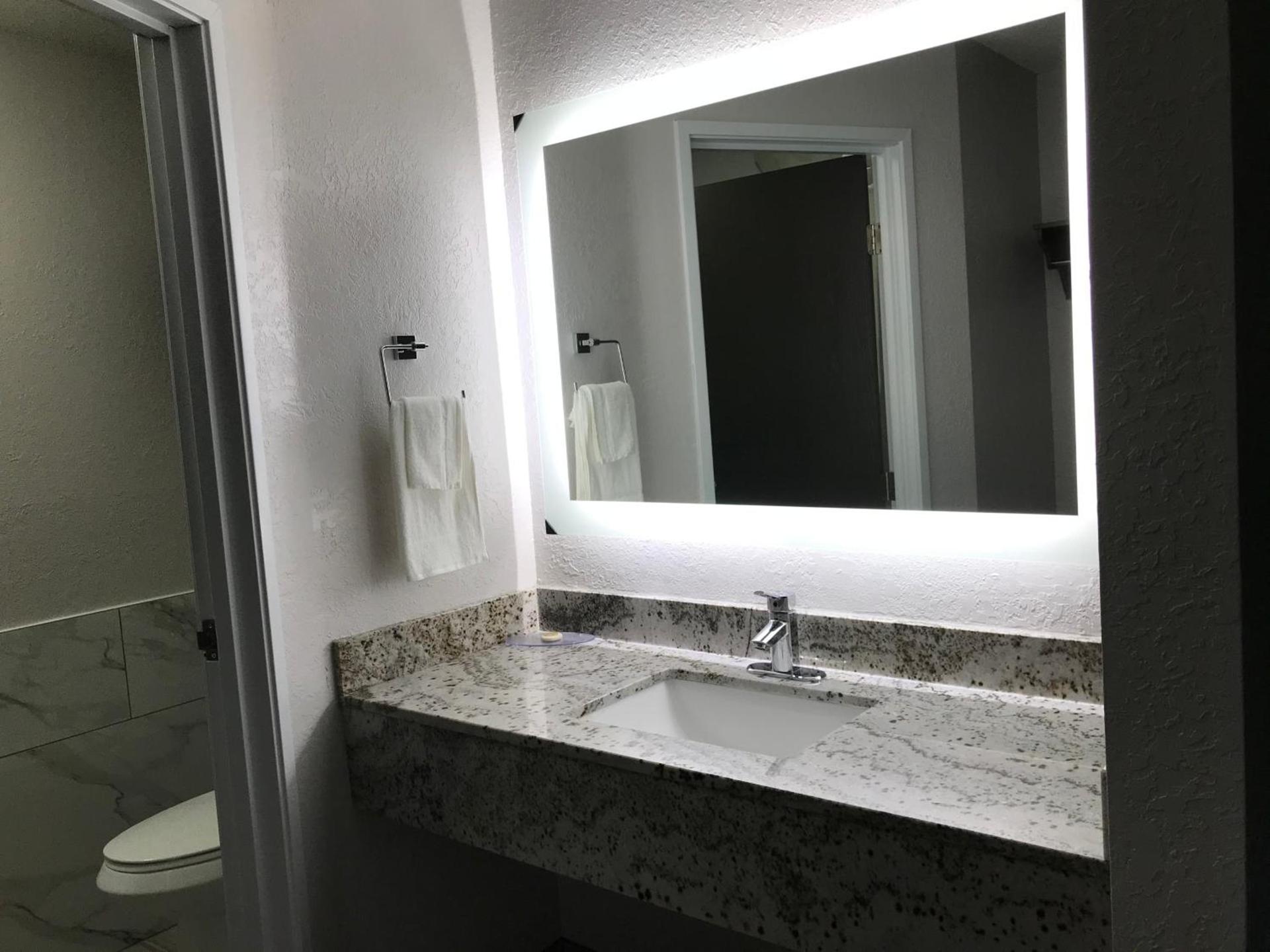 HomeTown Inn photo 34