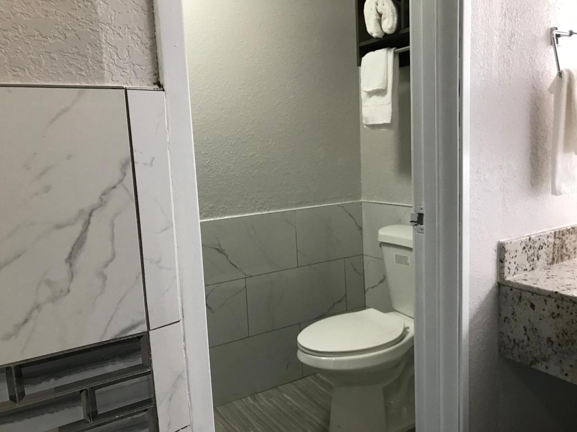 HomeTown Inn photo 29