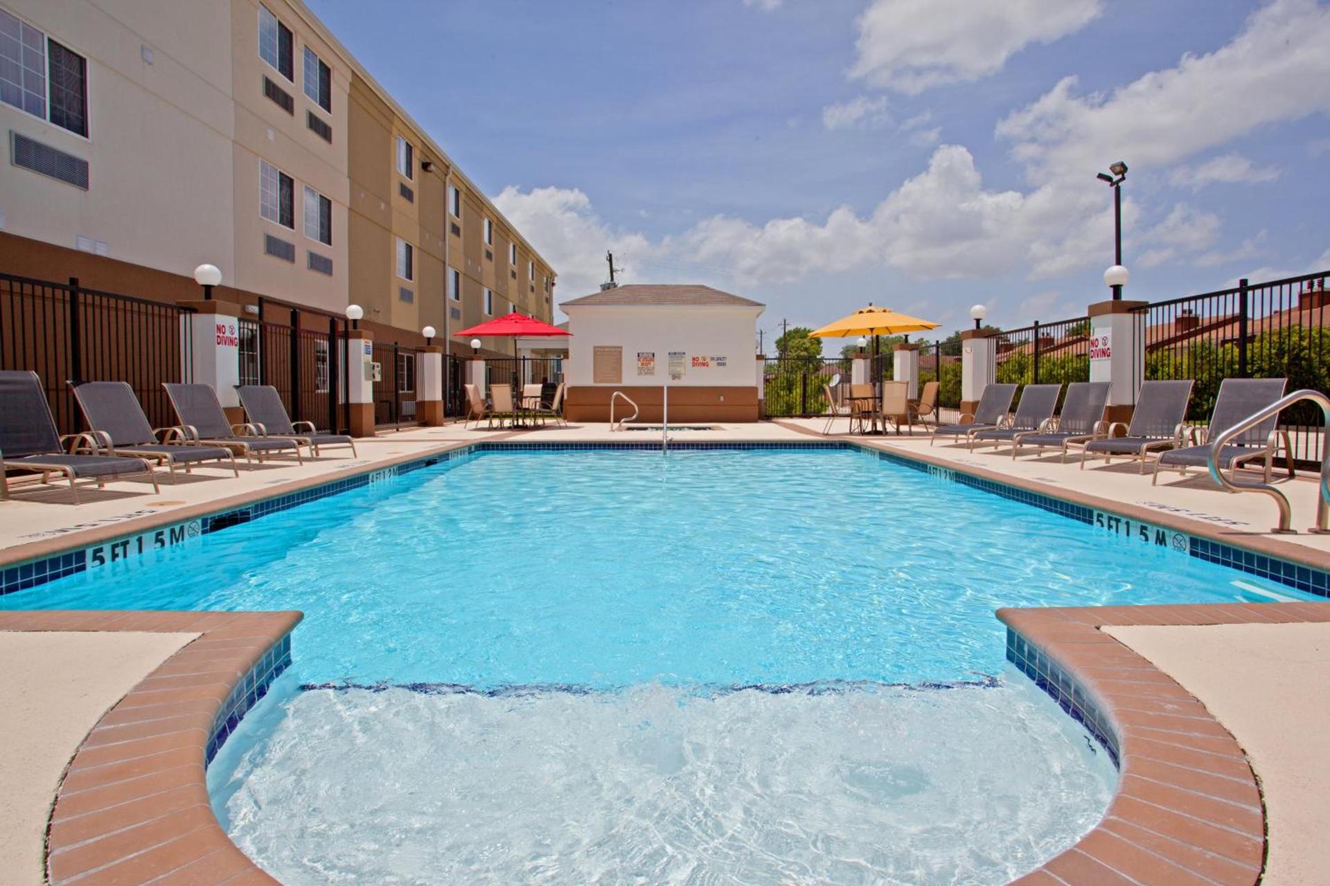 Candlewood Suites Houston Westchase - Westheimer by IHG photo 3