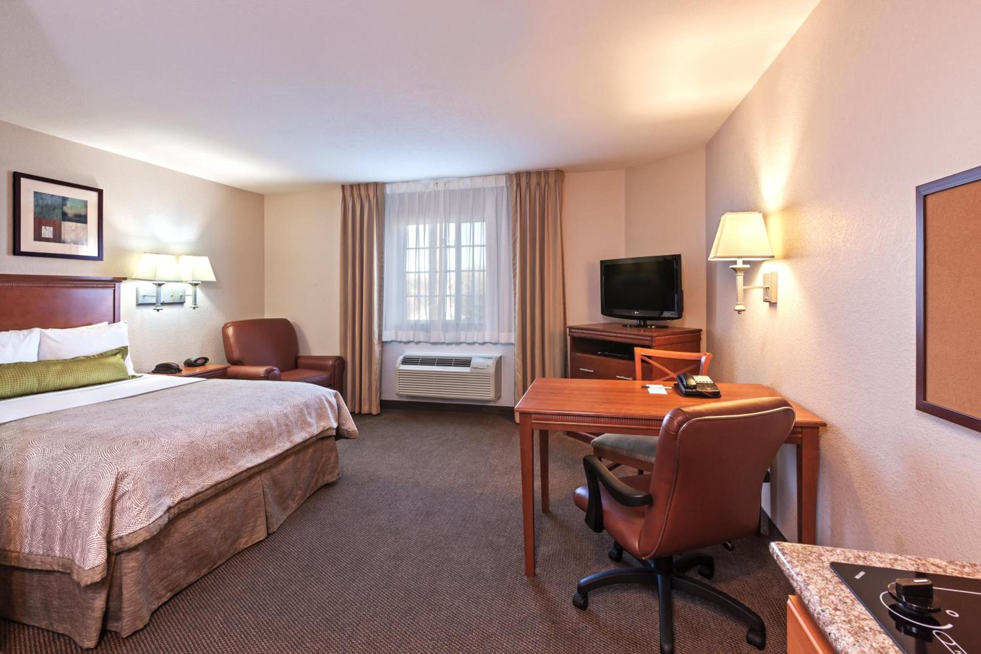 Candlewood Suites Pearland by IHG photo 17