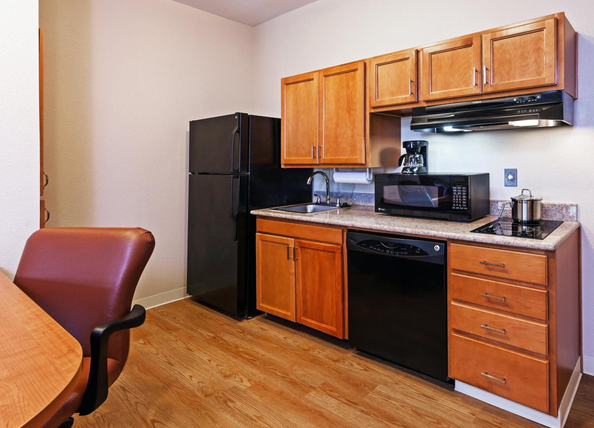 Candlewood Suites Pearland by IHG photo 11