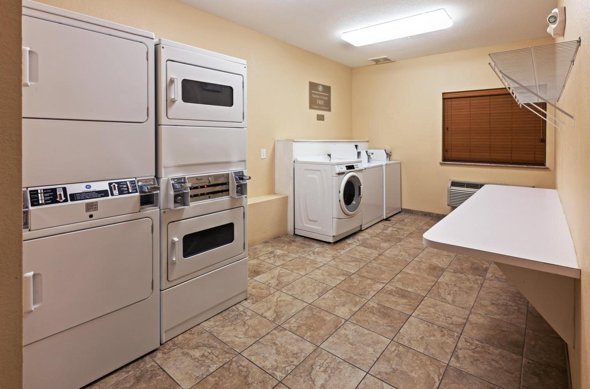 Candlewood Suites Pearland by IHG photo 7