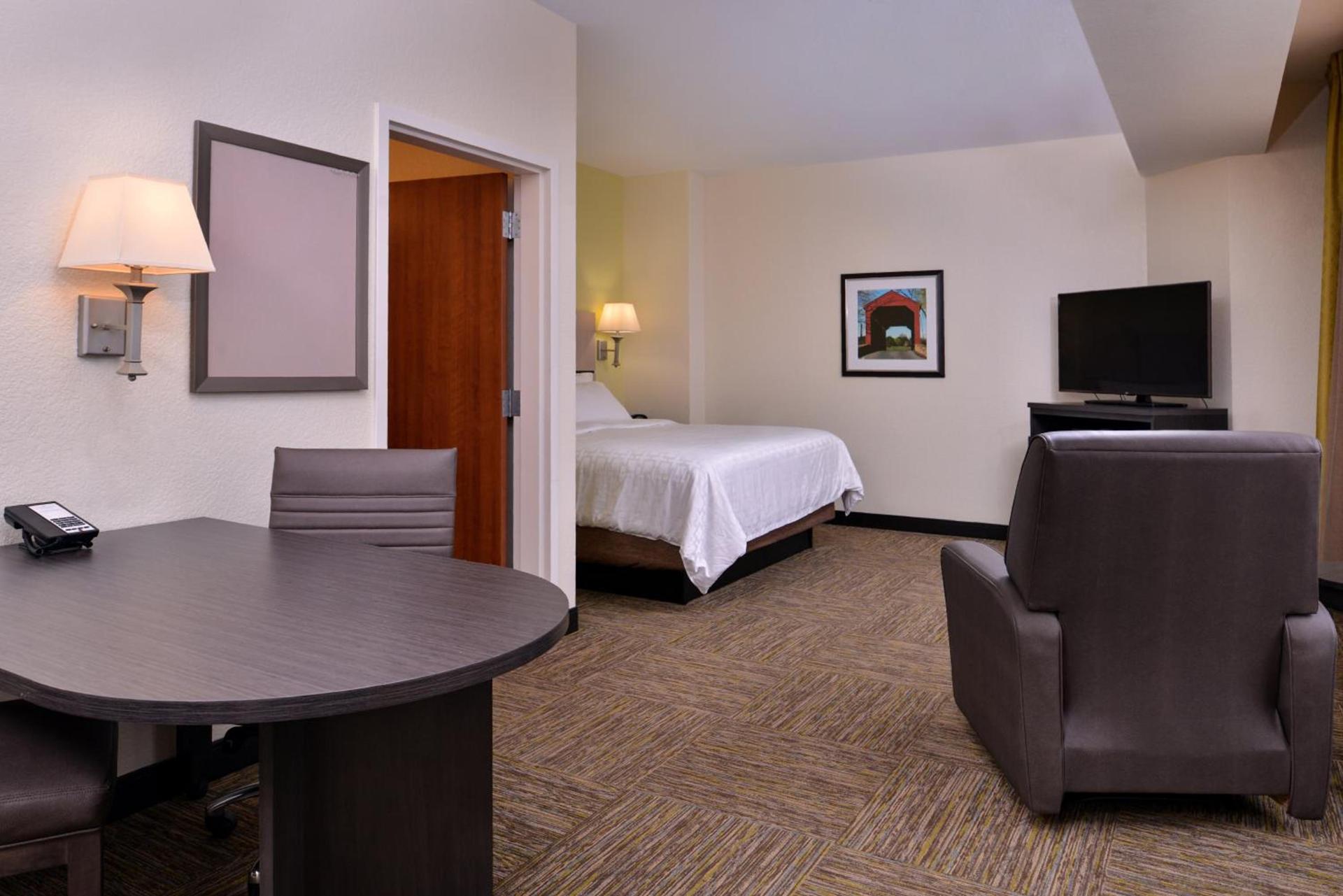 Candlewood Suites Terre Haute by IHG photo 28