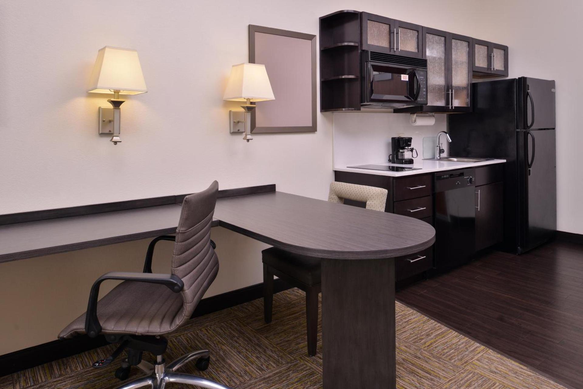 Candlewood Suites Terre Haute by IHG photo 37