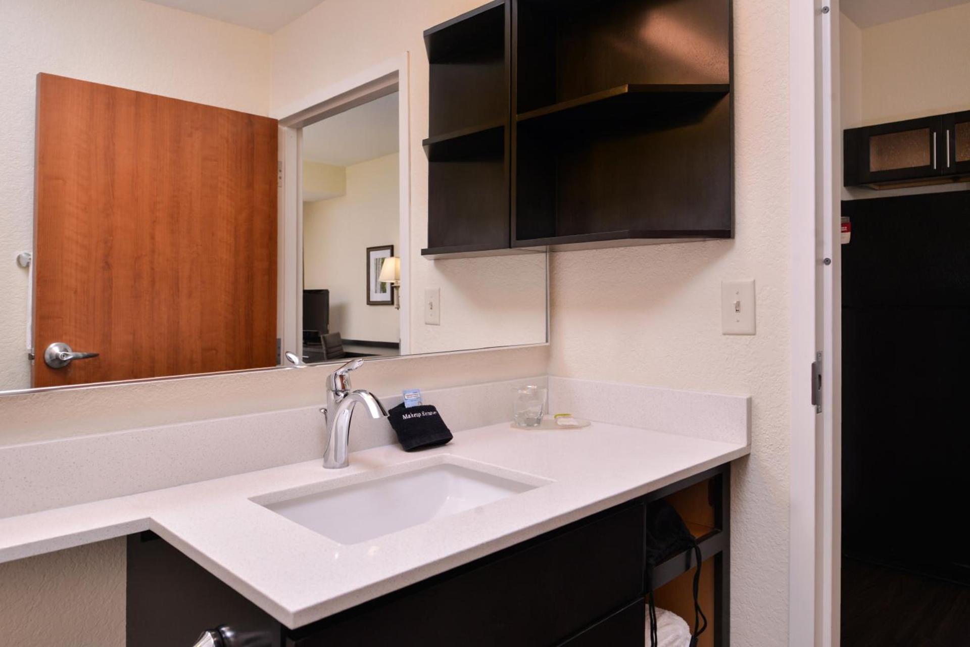 Candlewood Suites Terre Haute by IHG photo 21