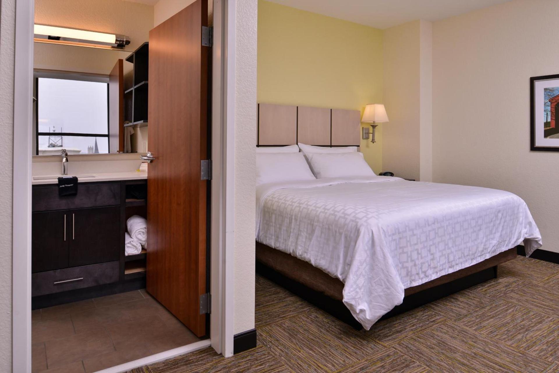 Candlewood Suites Terre Haute by IHG photo 29