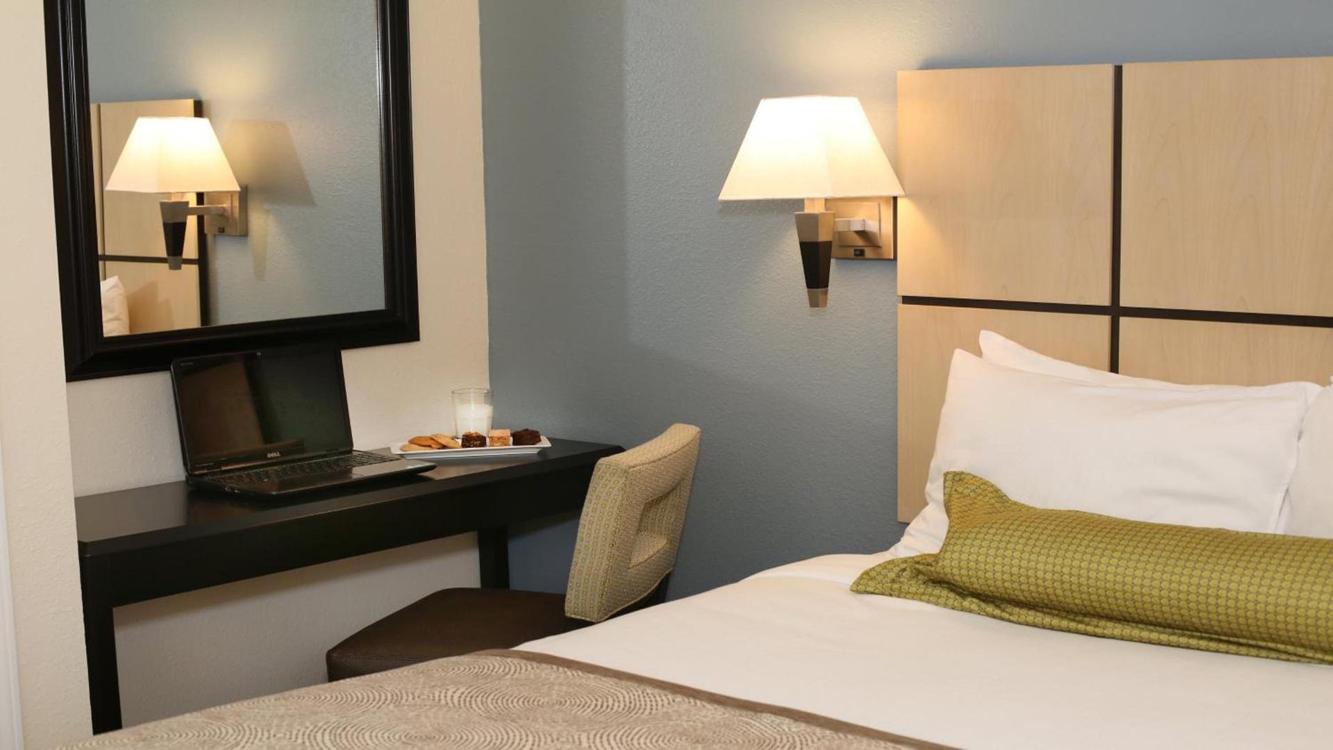 Candlewood Suites East Lansing by IHG photo 15