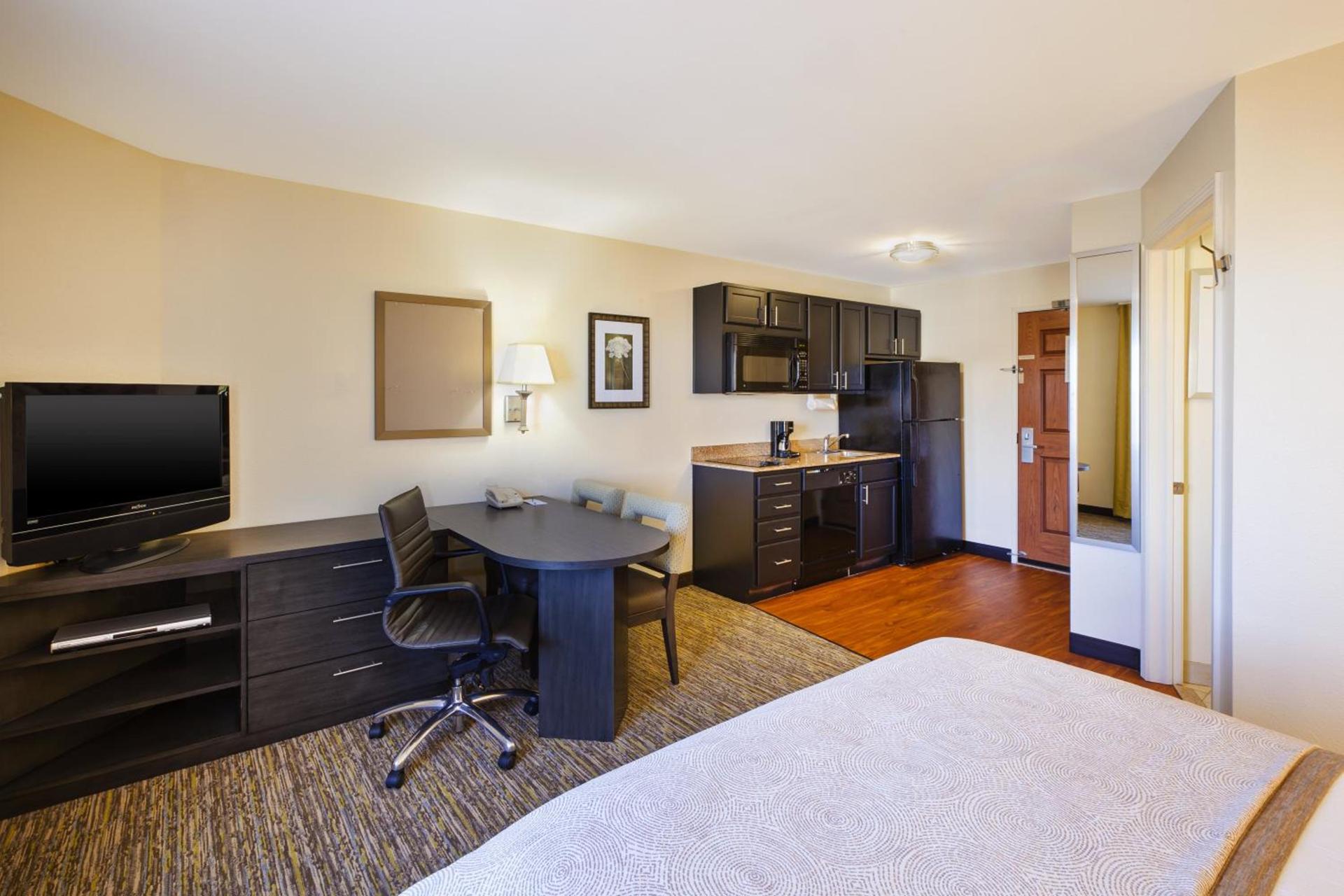 Candlewood Suites Indianapolis Airport by IHG photo 22