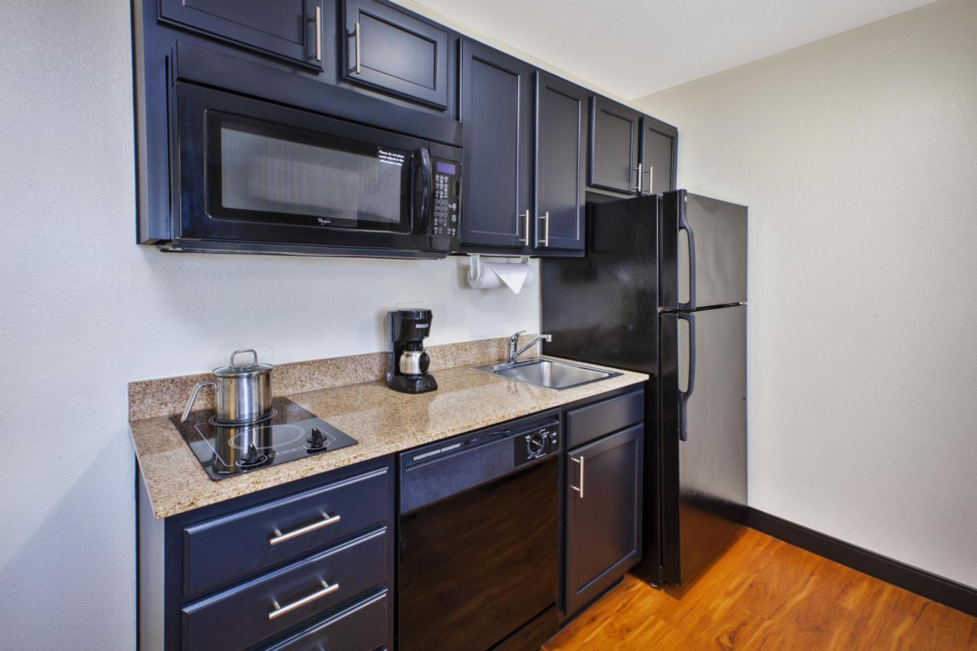 Candlewood Suites Indianapolis Airport by IHG photo 10