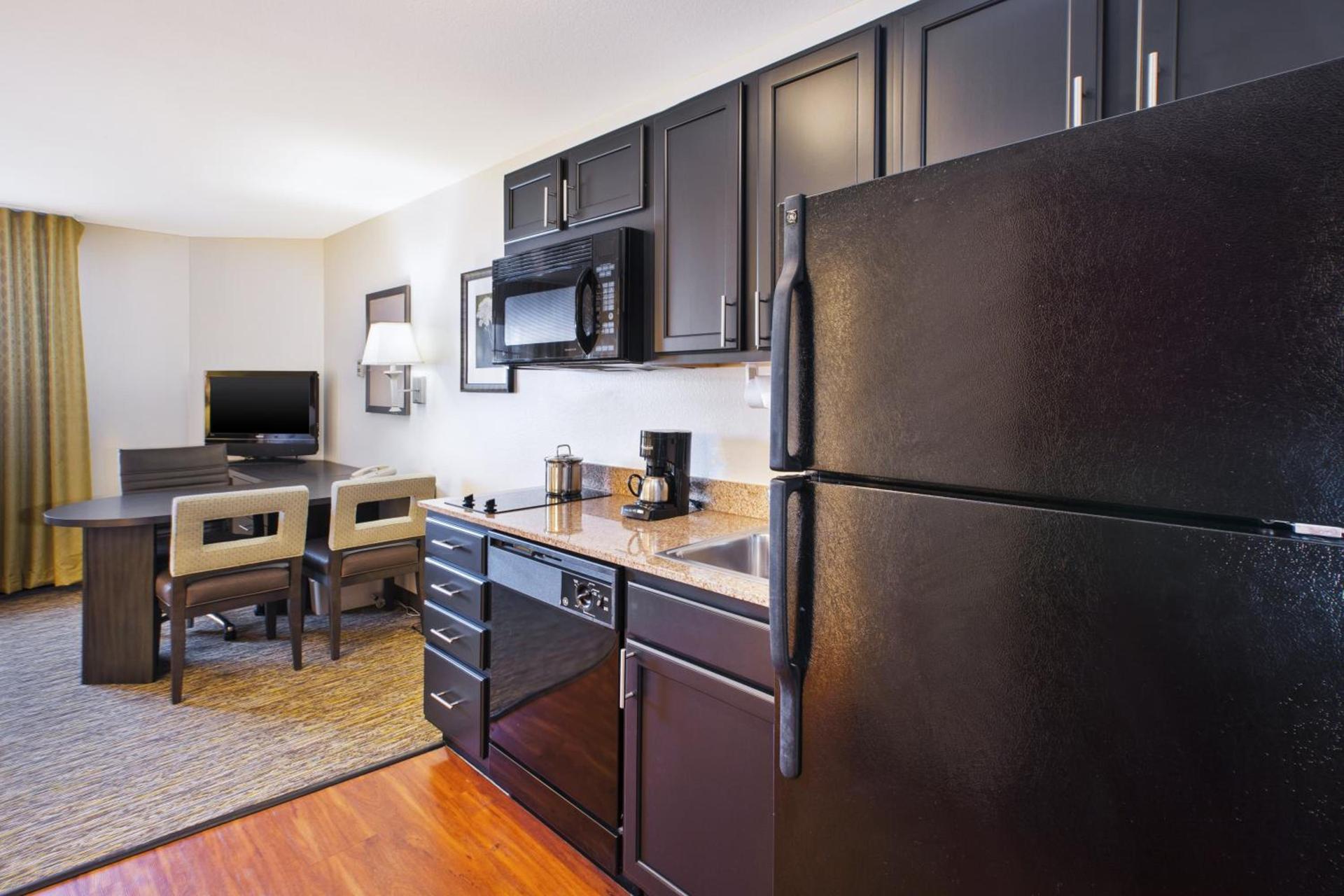 Candlewood Suites Indianapolis Airport by IHG photo 12