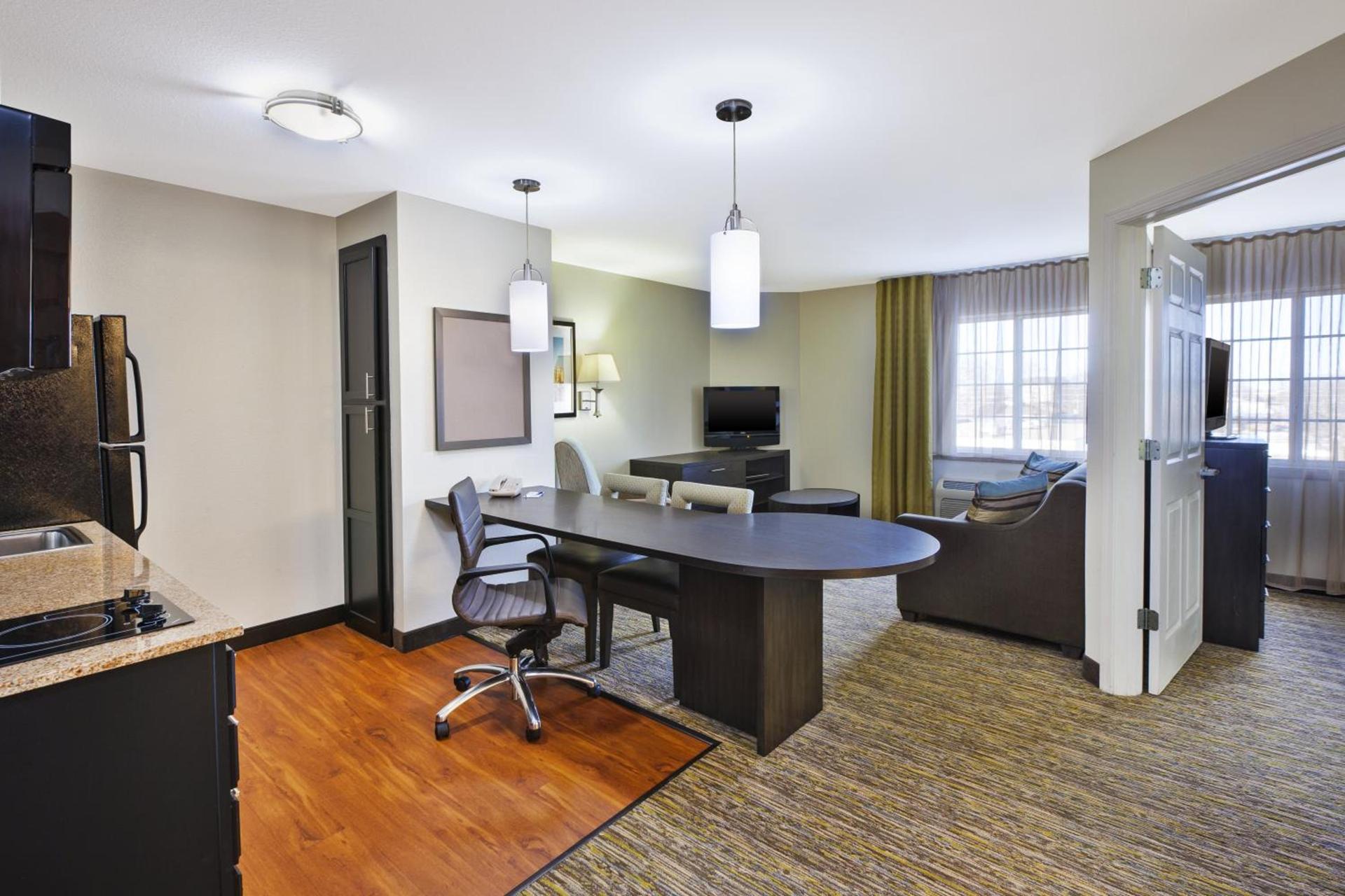 Candlewood Suites Indianapolis Airport by IHG photo 13