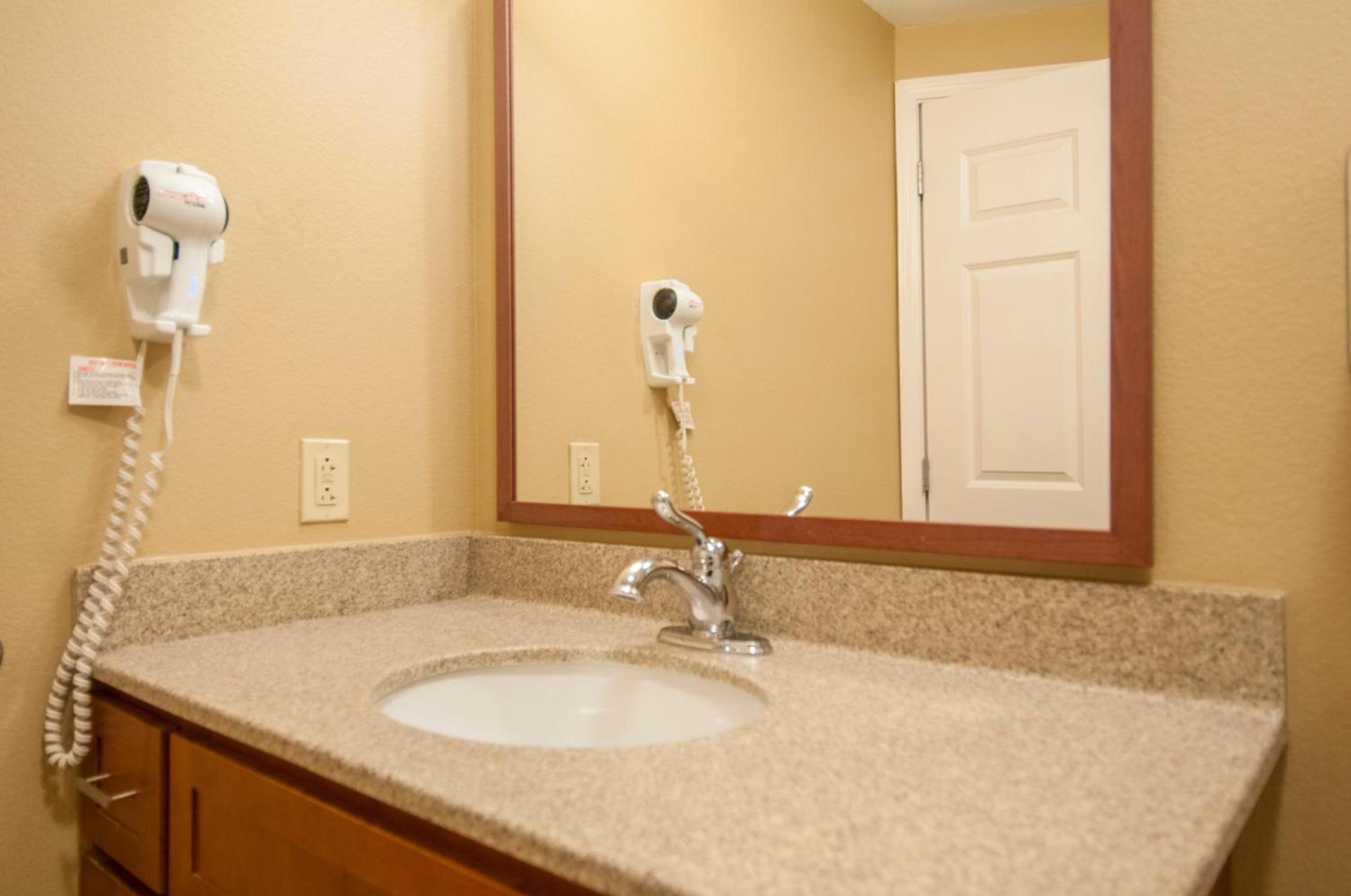 Candlewood Suites Flowood, MS by IHG photo 15