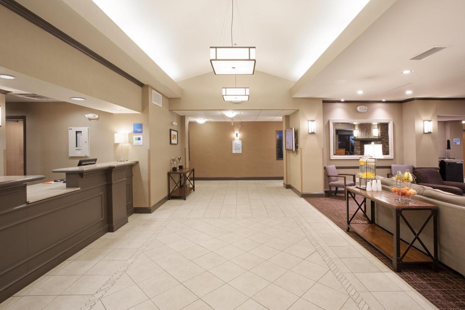 Holiday Inn Express & Suites Yankton by IHG photo 15