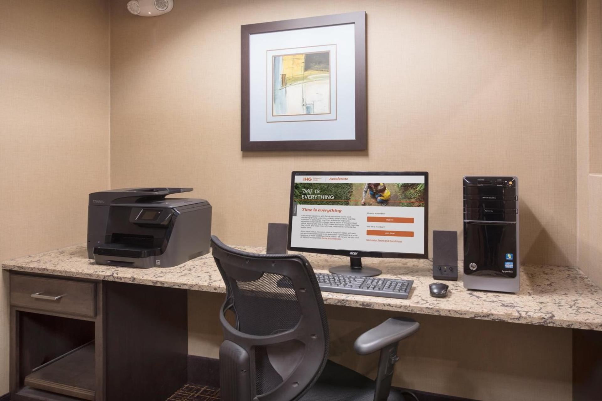 Holiday Inn Express & Suites Yankton by IHG photo 21