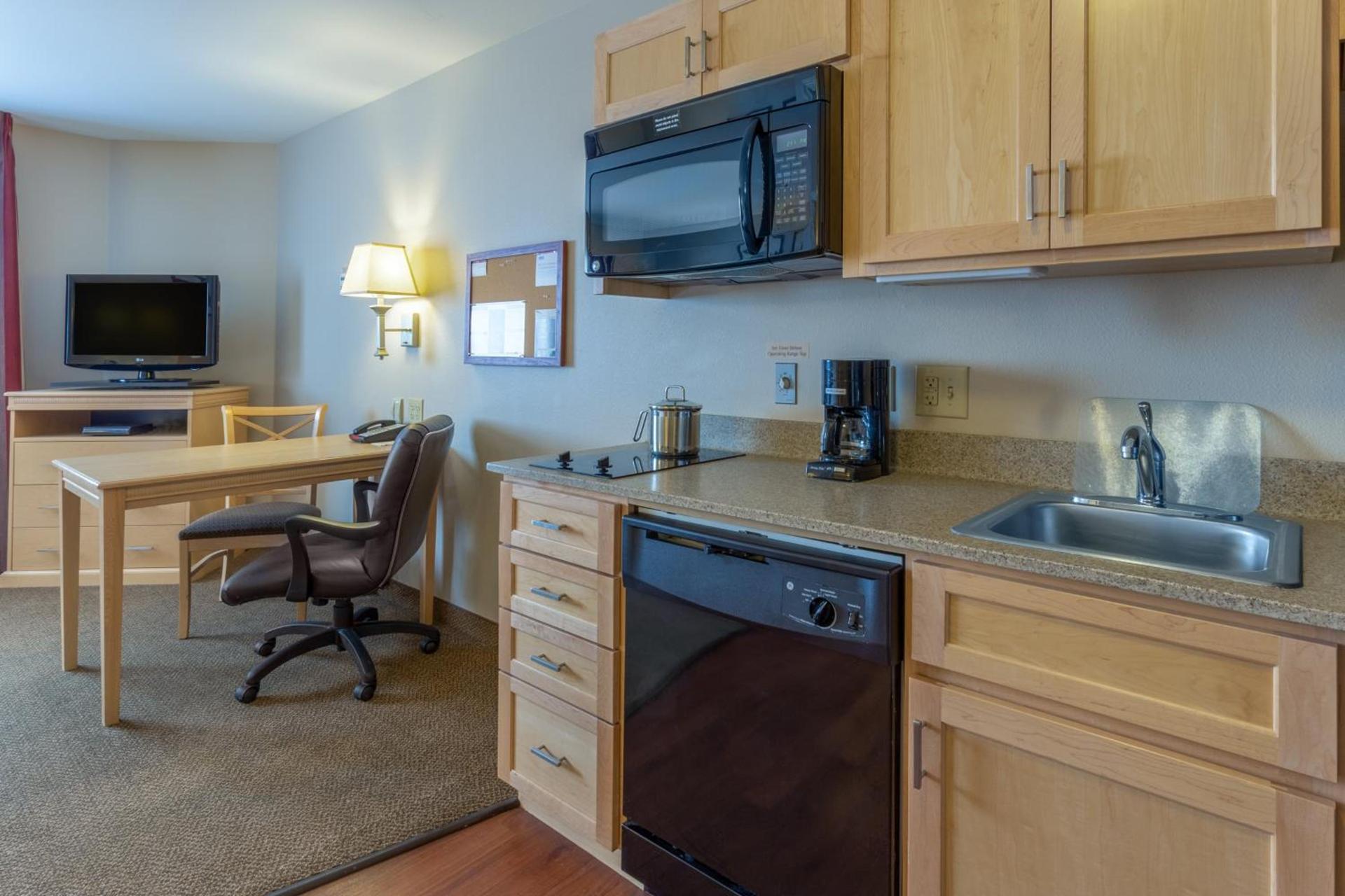 Candlewood Suites Minot by IHG photo 25