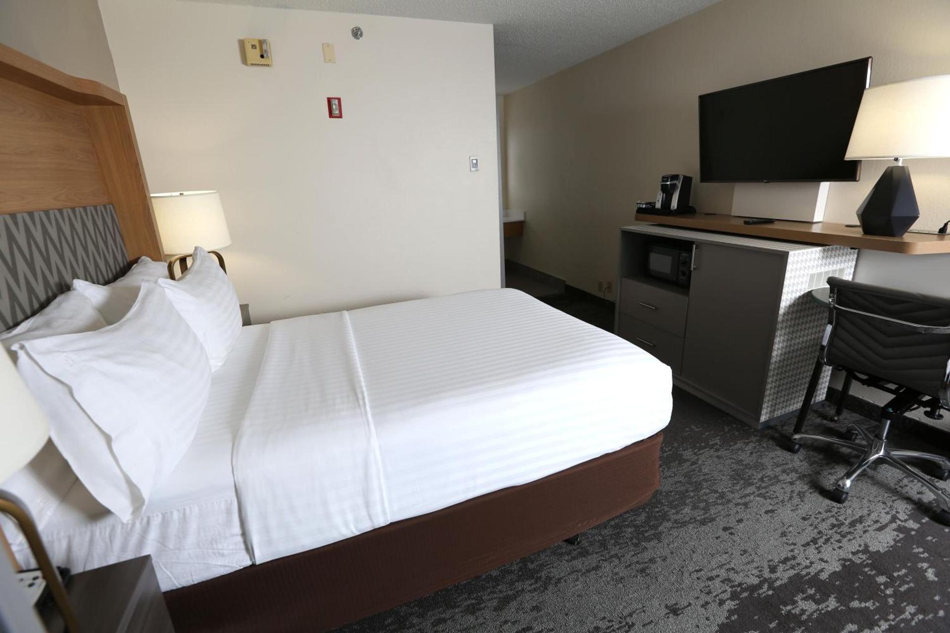 Holiday Inn Chicago North Shore by IHG photo 35