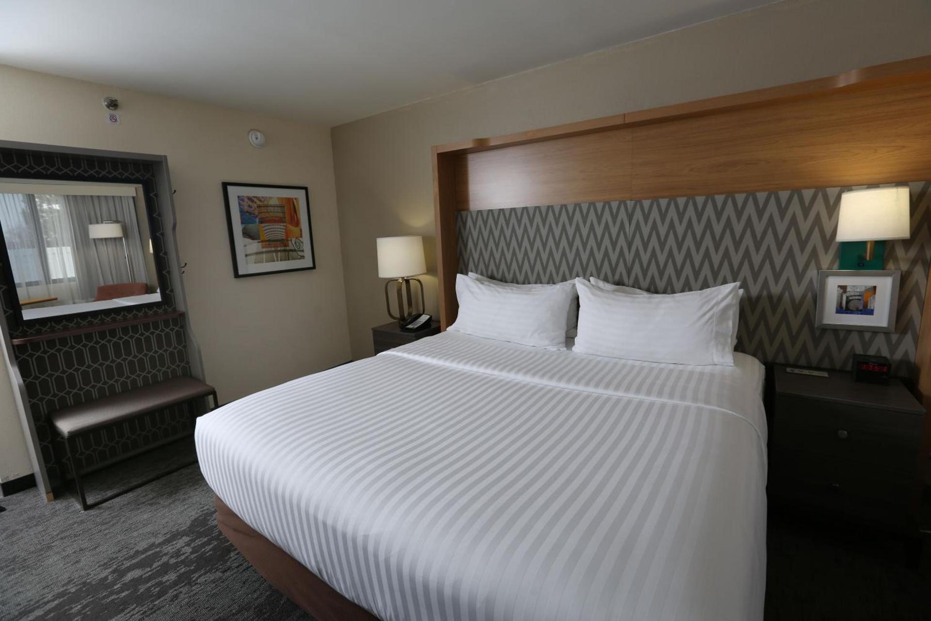 Holiday Inn Chicago North Shore by IHG photo 42