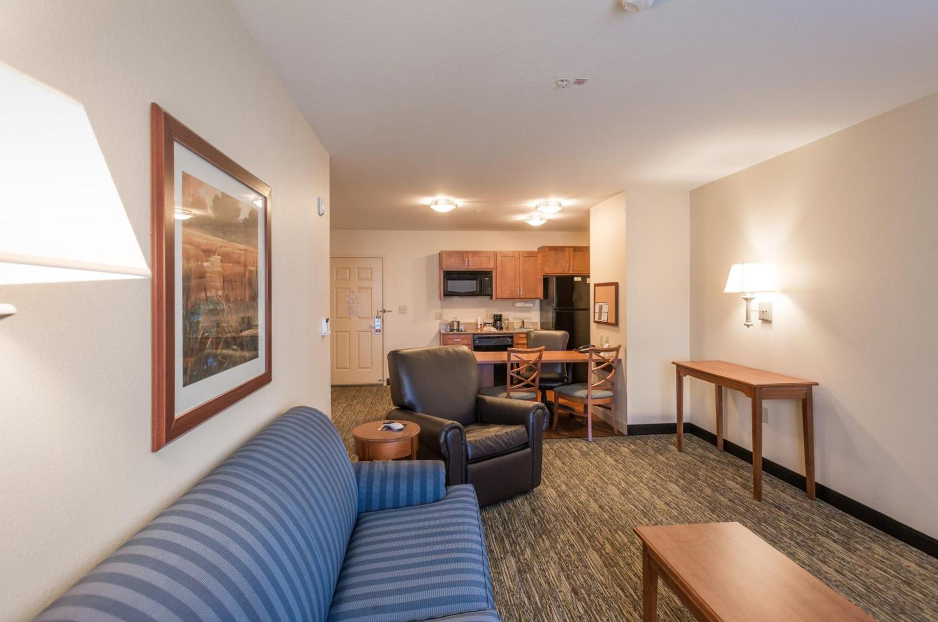 Candlewood Suites Mobile-Downtown by IHG photo 30
