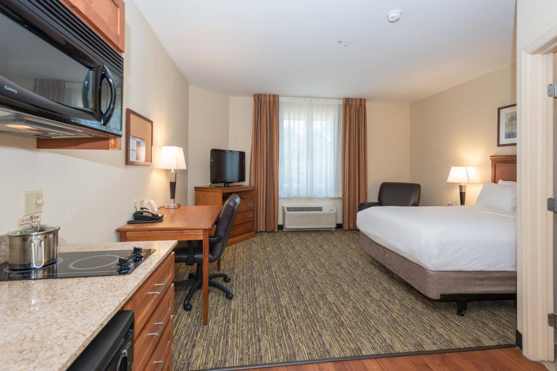 Candlewood Suites Mobile-Downtown by IHG photo 32