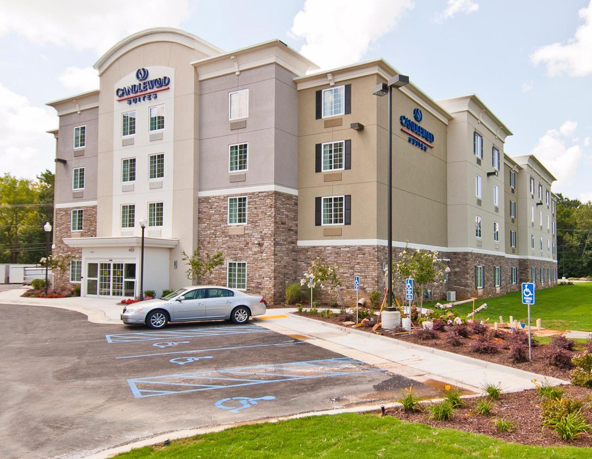 Candlewood Suites Tupelo by IHG photo 3