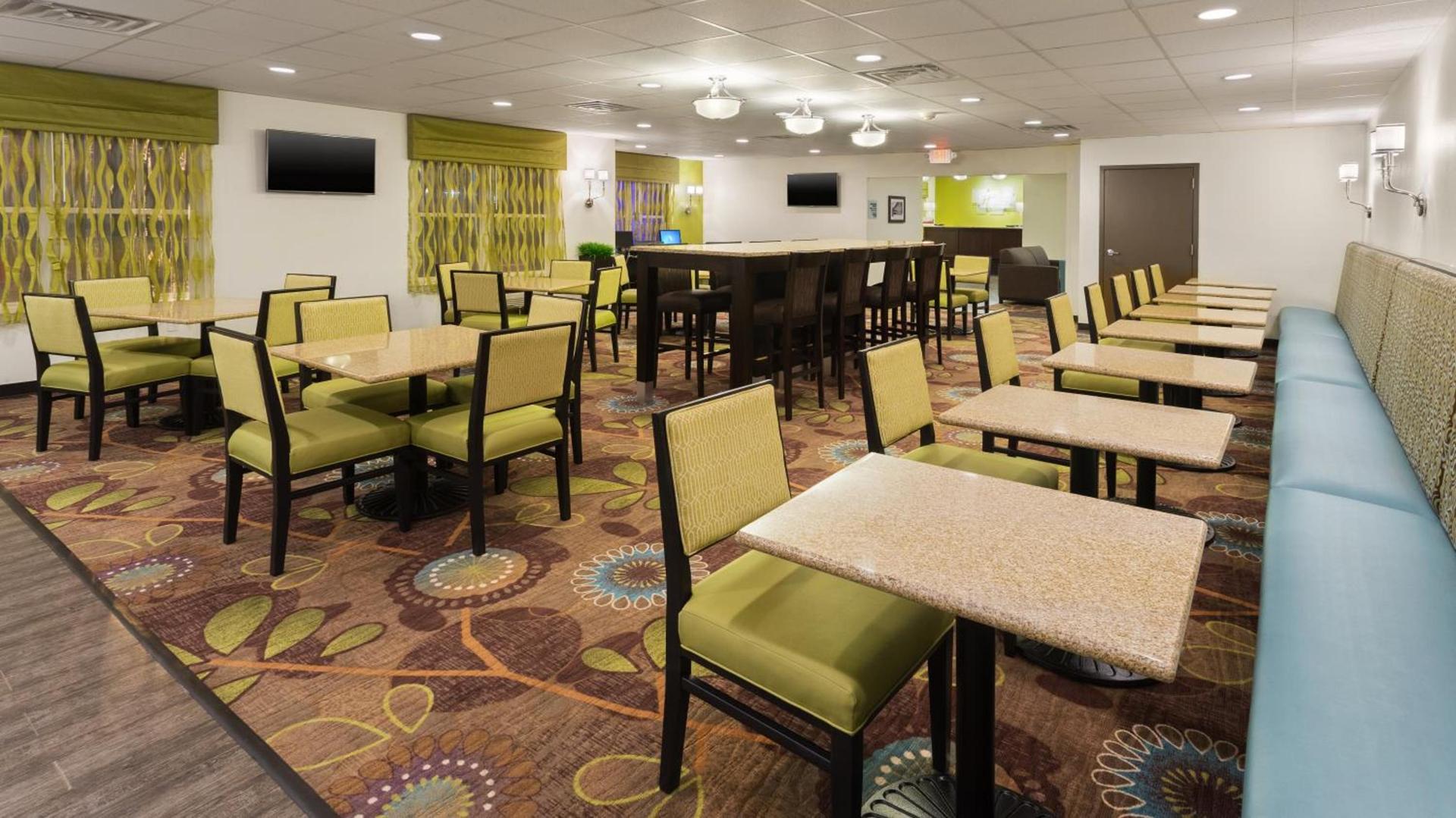 Holiday Inn Express & Suites Wyomissing by IHG photo 4