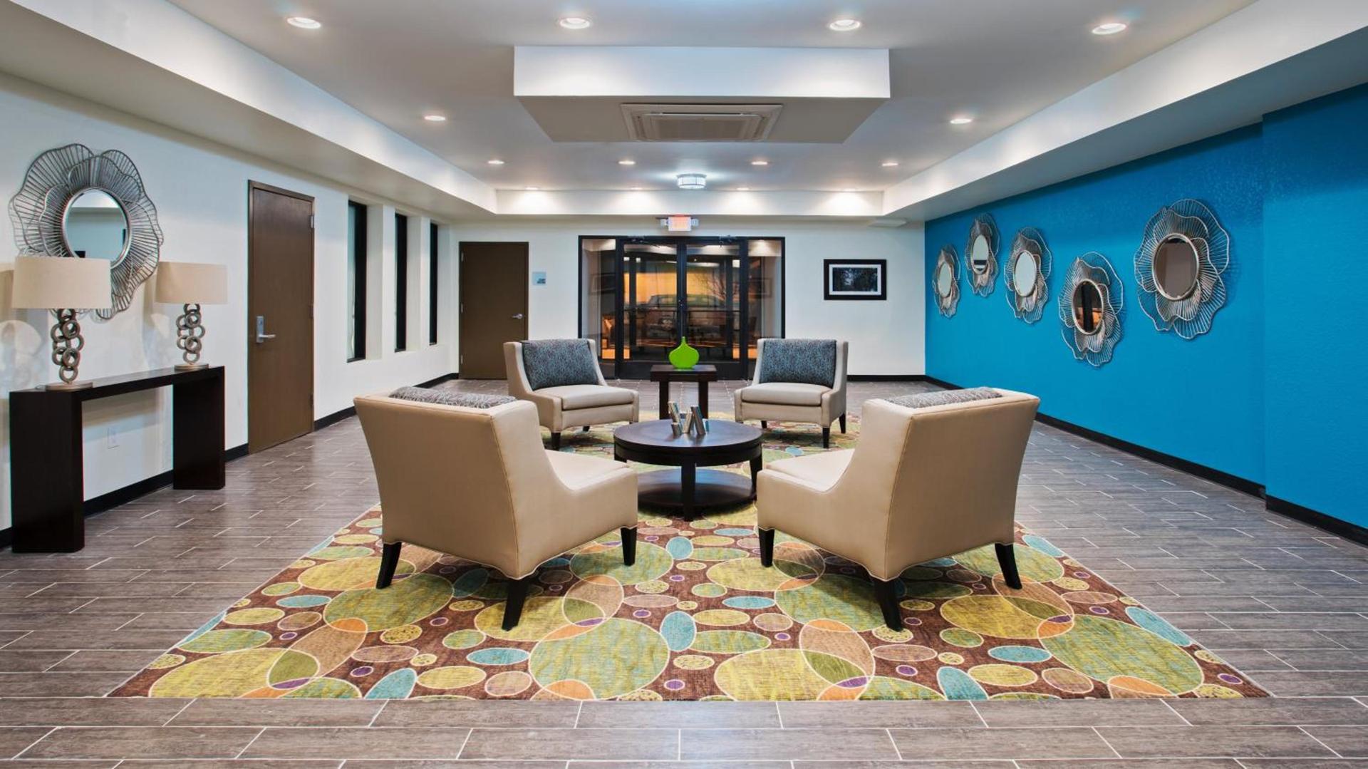 Holiday Inn Express & Suites Wyomissing by IHG photo 6