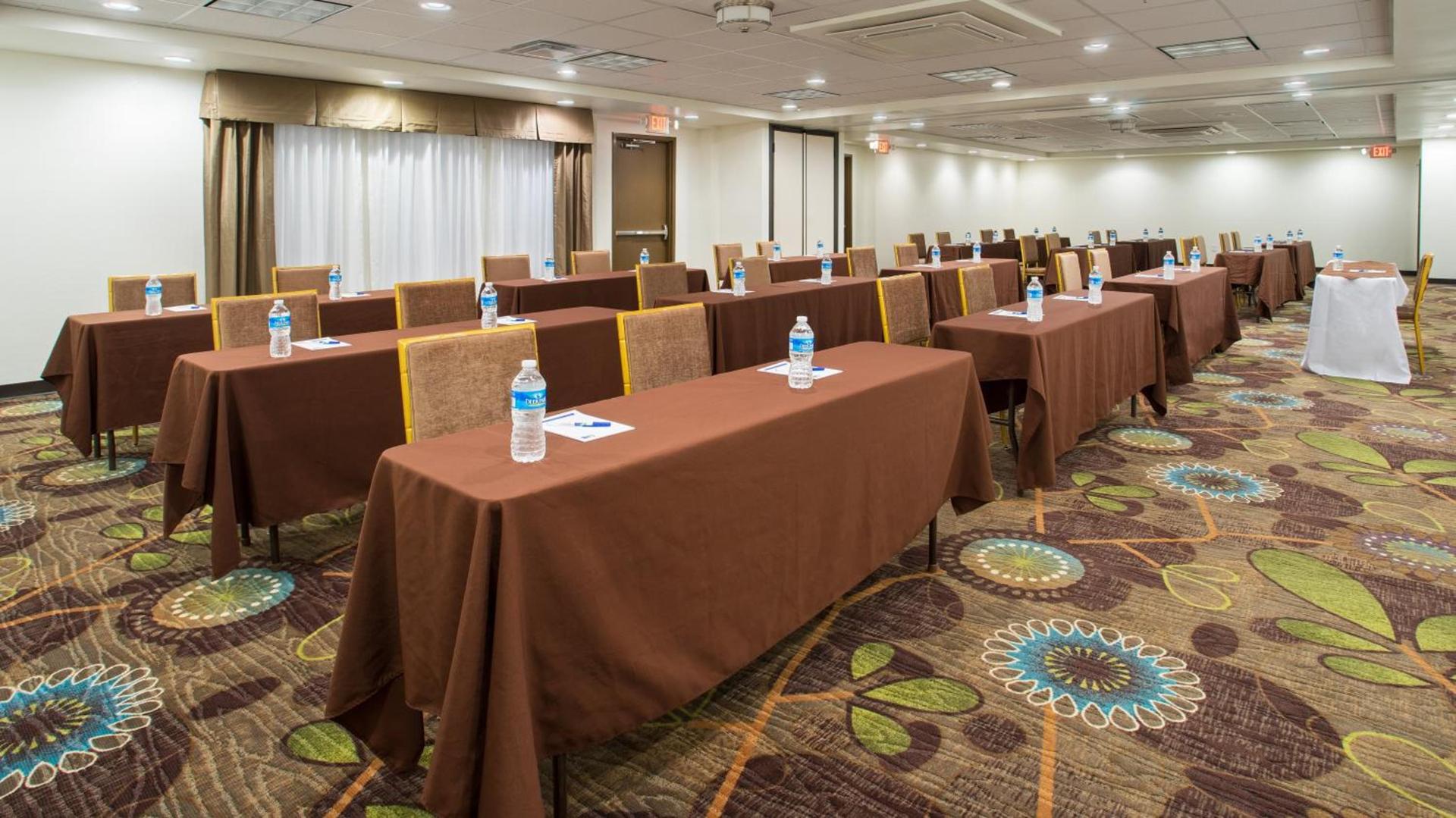 Holiday Inn Express & Suites Wyomissing by IHG photo 16