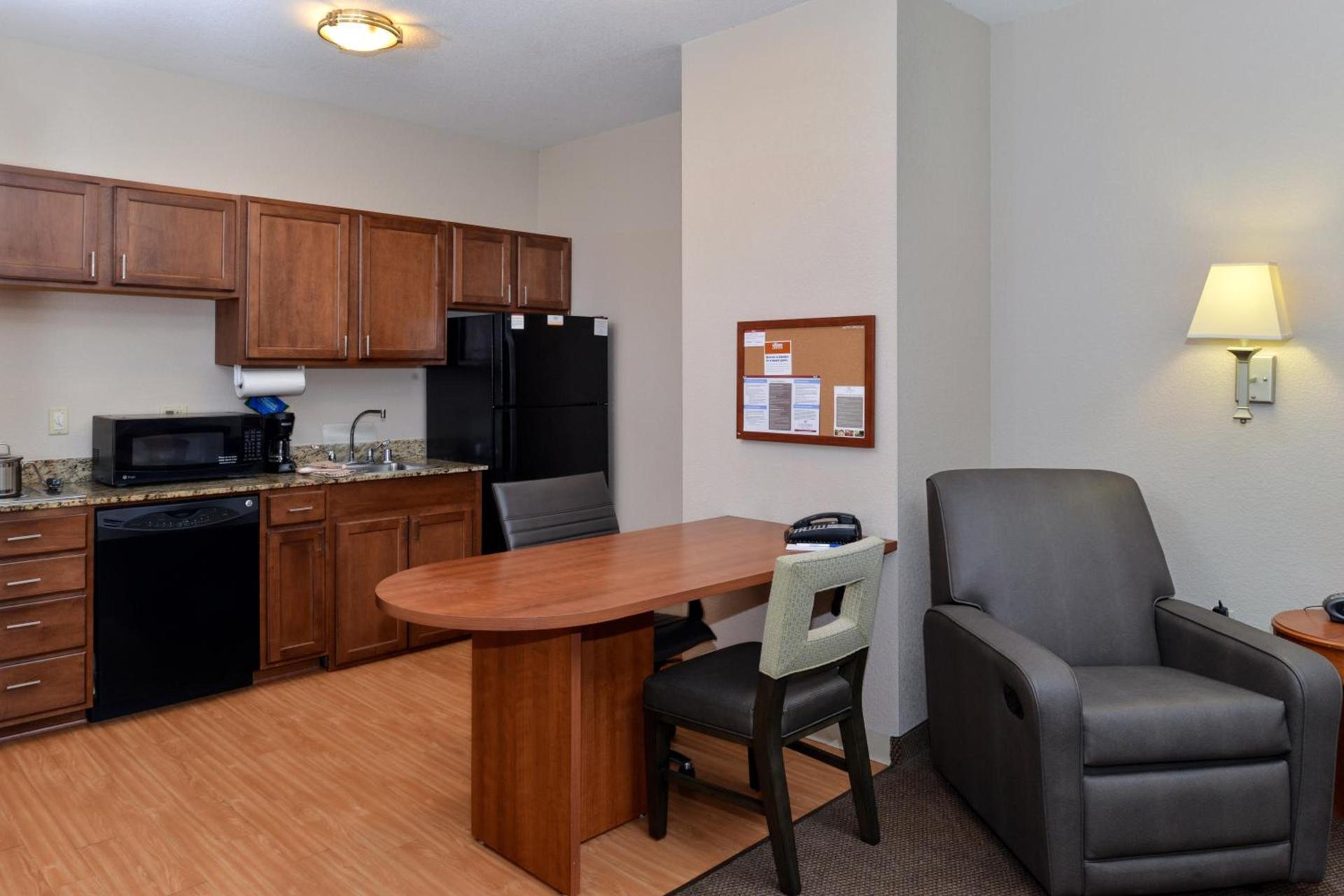 Candlewood Suites Turlock by IHG photo 13