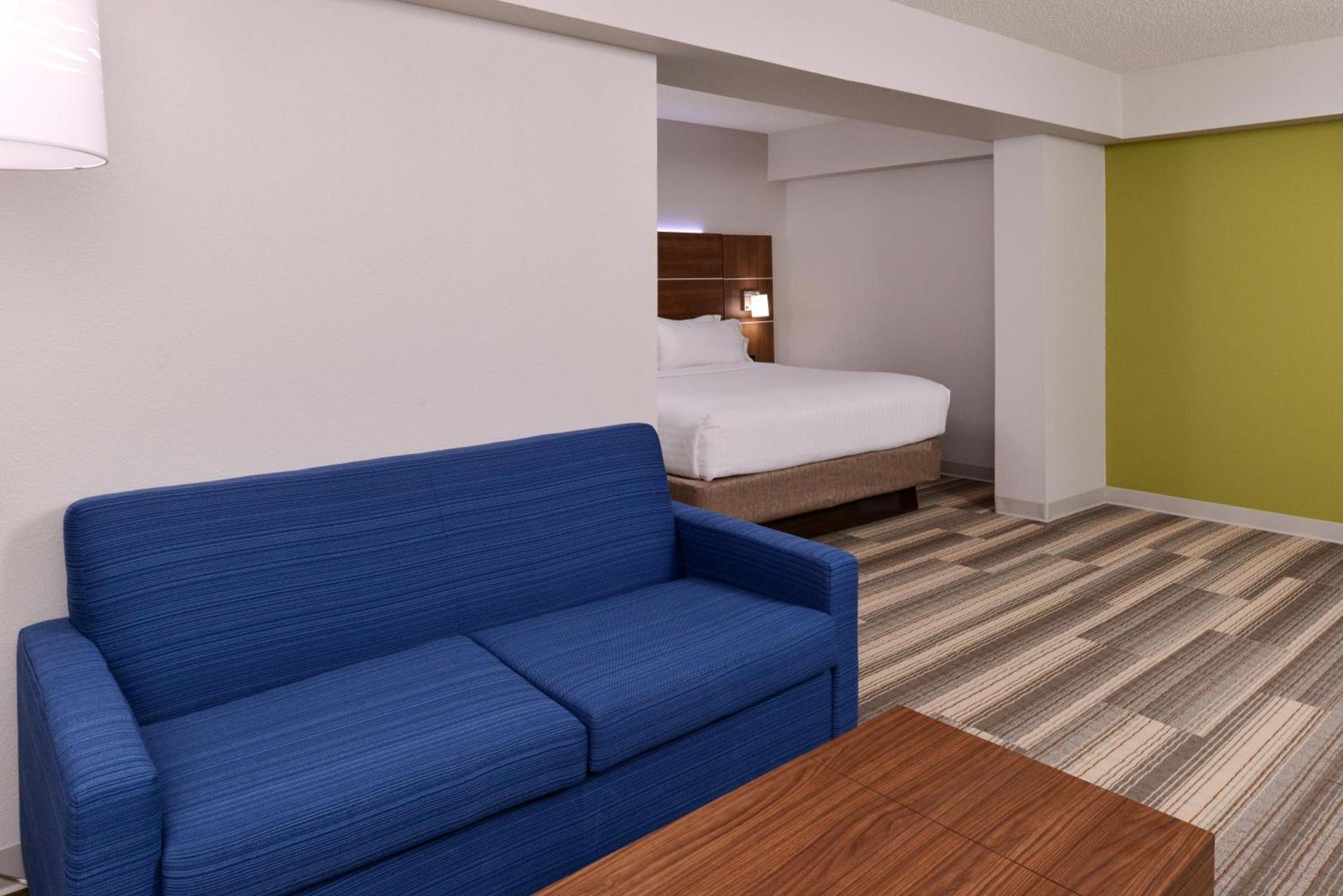 Holiday Inn Express & Suites Raleigh NE - Medical Ctr Area by IHG photo 33