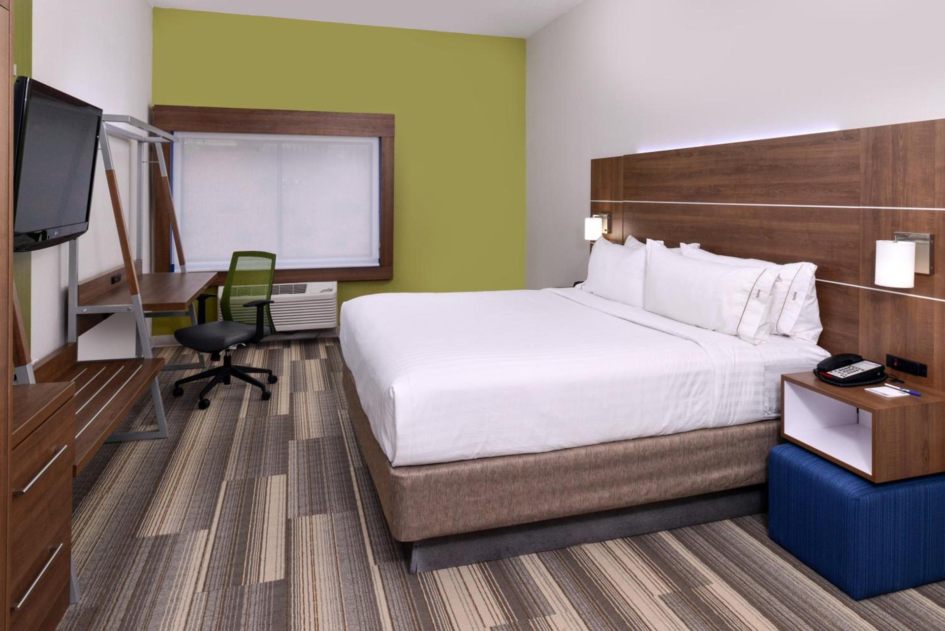 Holiday Inn Express & Suites Raleigh NE - Medical Ctr Area by IHG photo 40