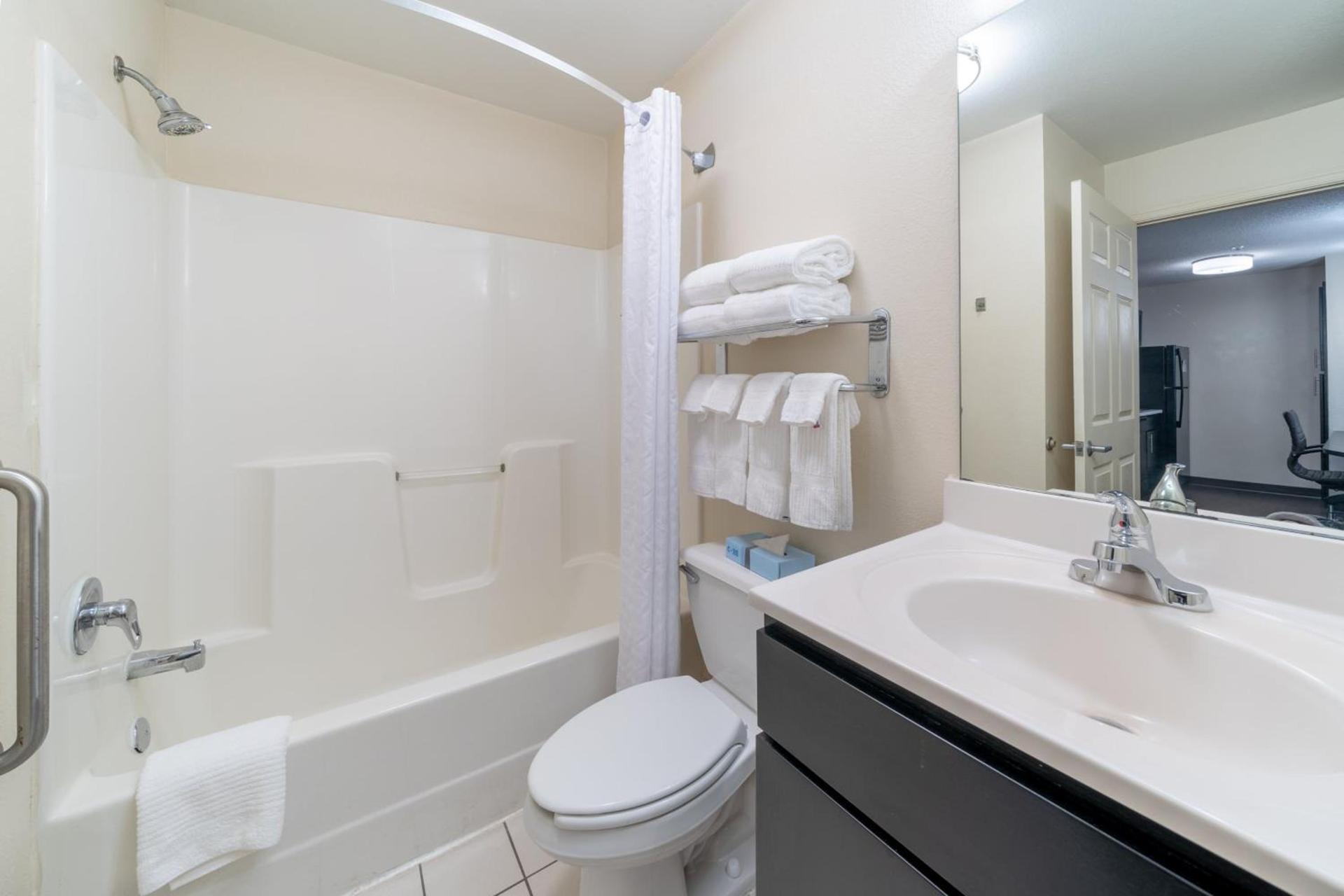 Candlewood Suites Washington-Dulles Herndon by IHG photo 27