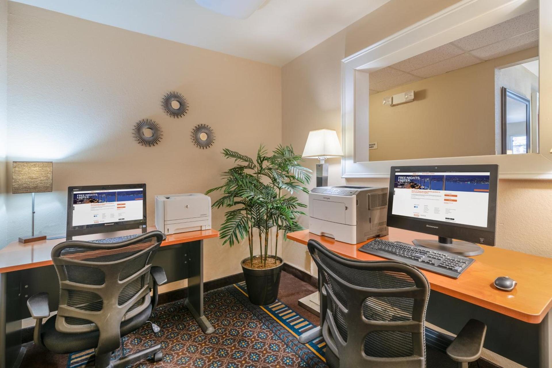 Candlewood Suites Washington-Fairfax by IHG photo 4
