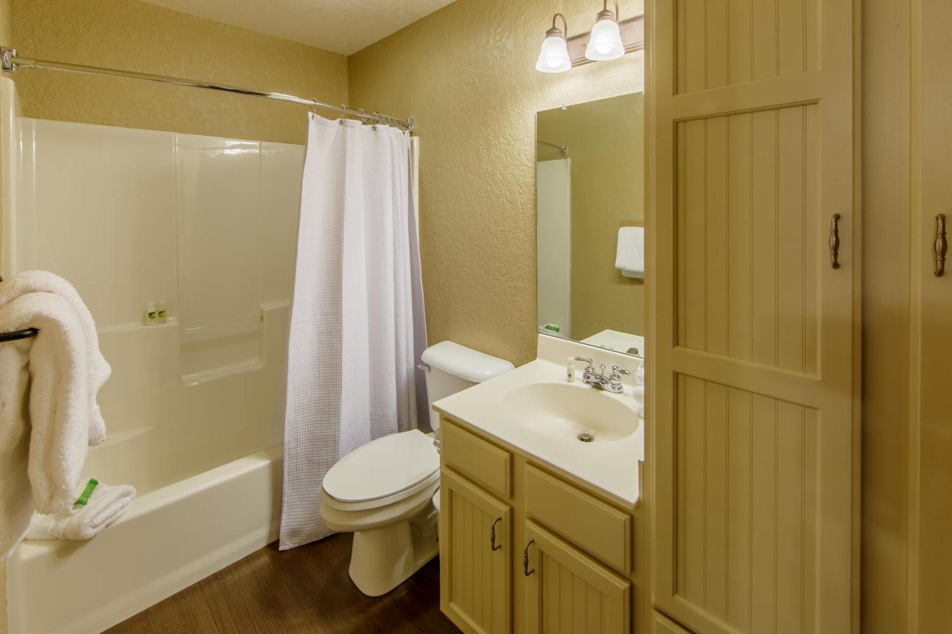 Holiday Inn Club Vacations Oak n Spruce Resort in the Berkshires photo 56