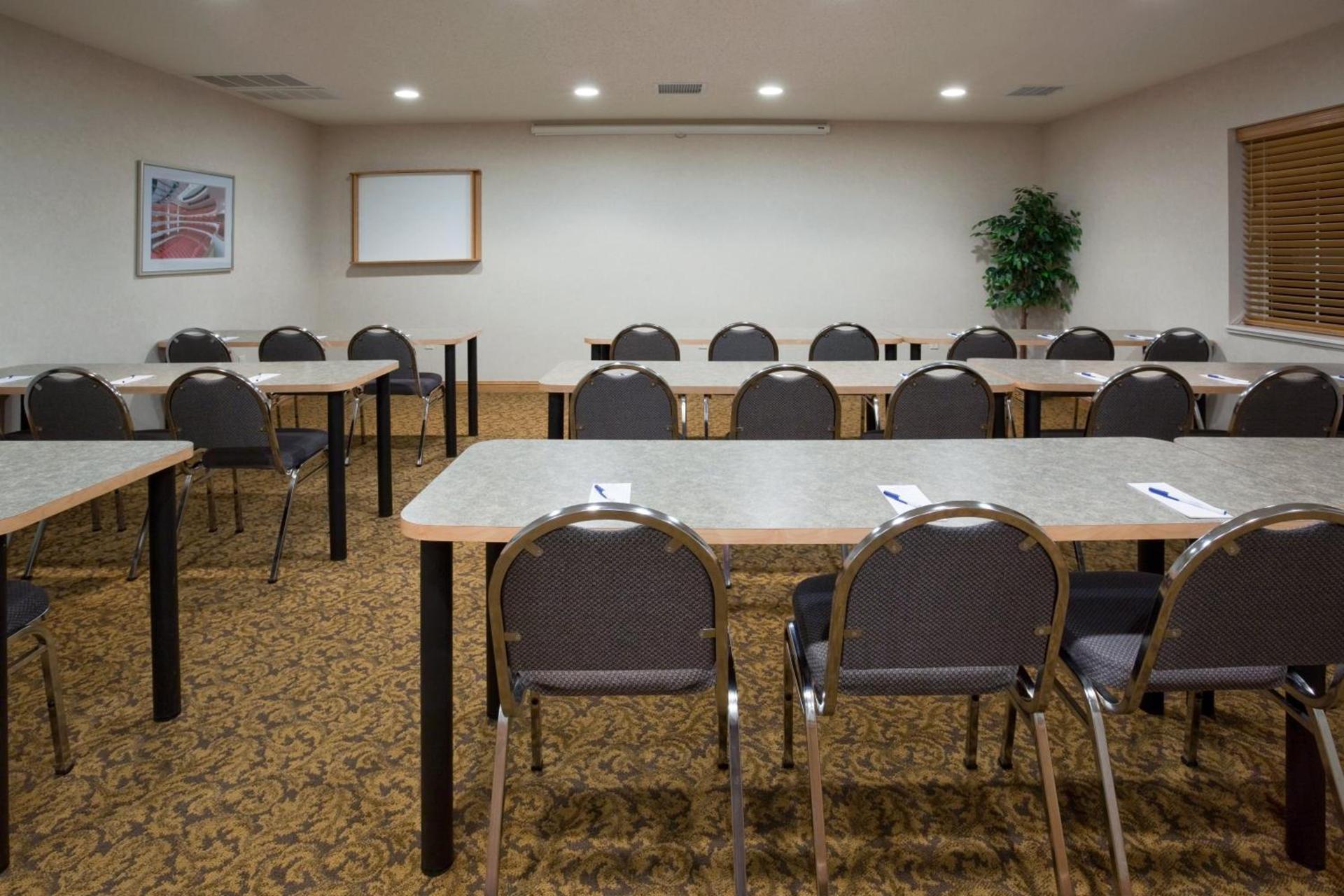 Candlewood Suites Appleton by IHG photo 58