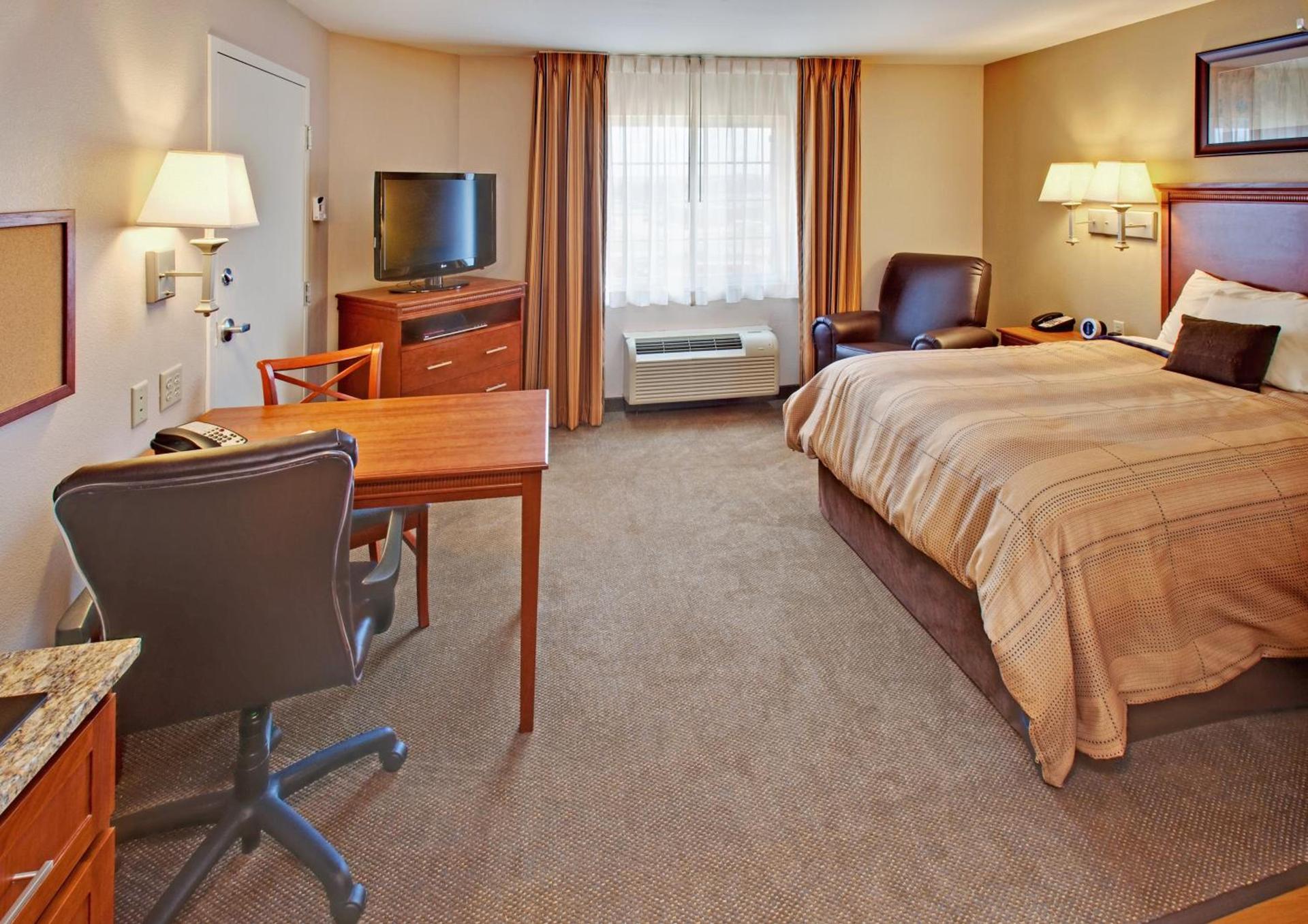 Candlewood Suites Williston by IHG photo 7