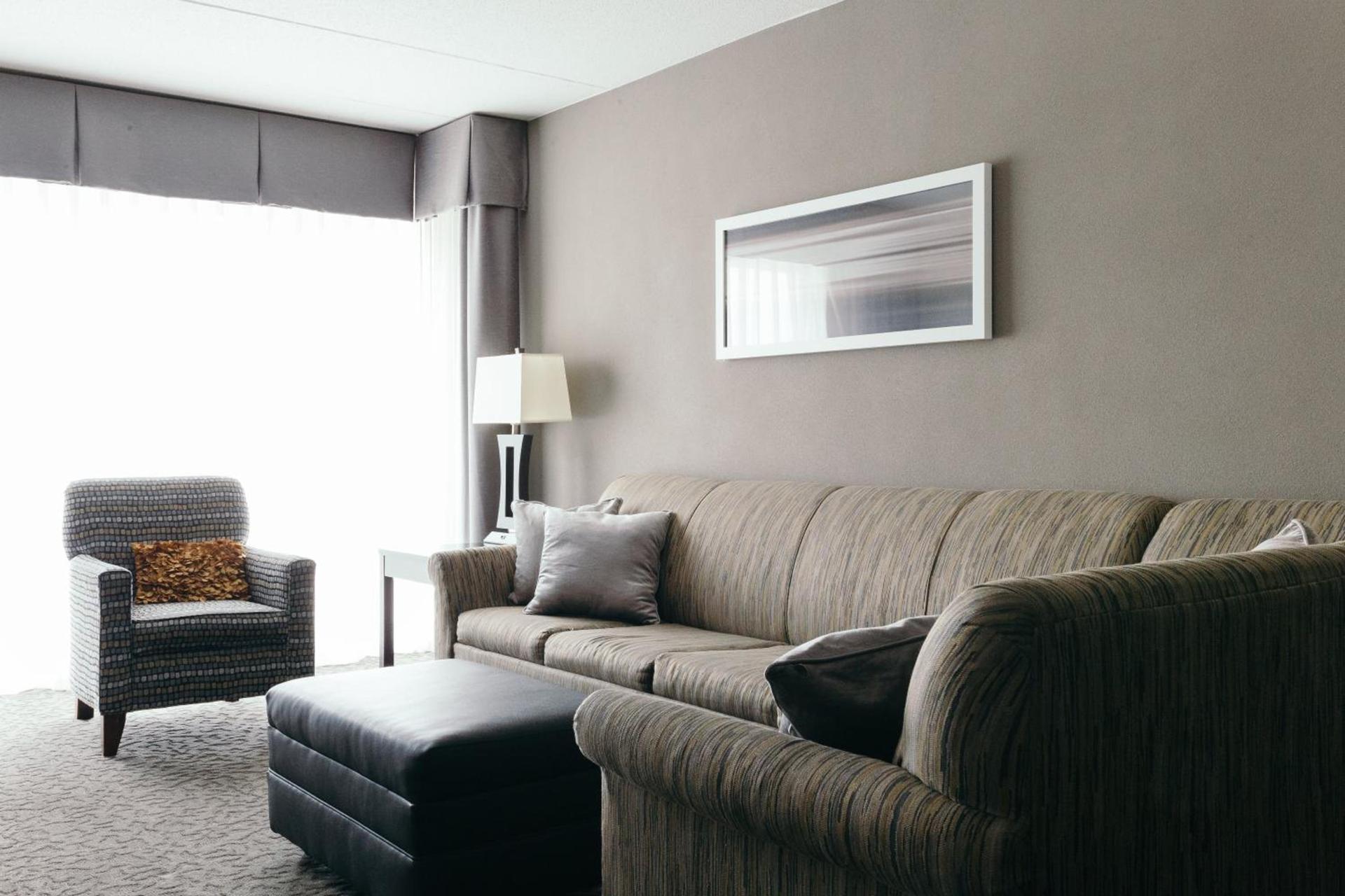 Holiday Inn and Suites East Peoria by IHG photo 60