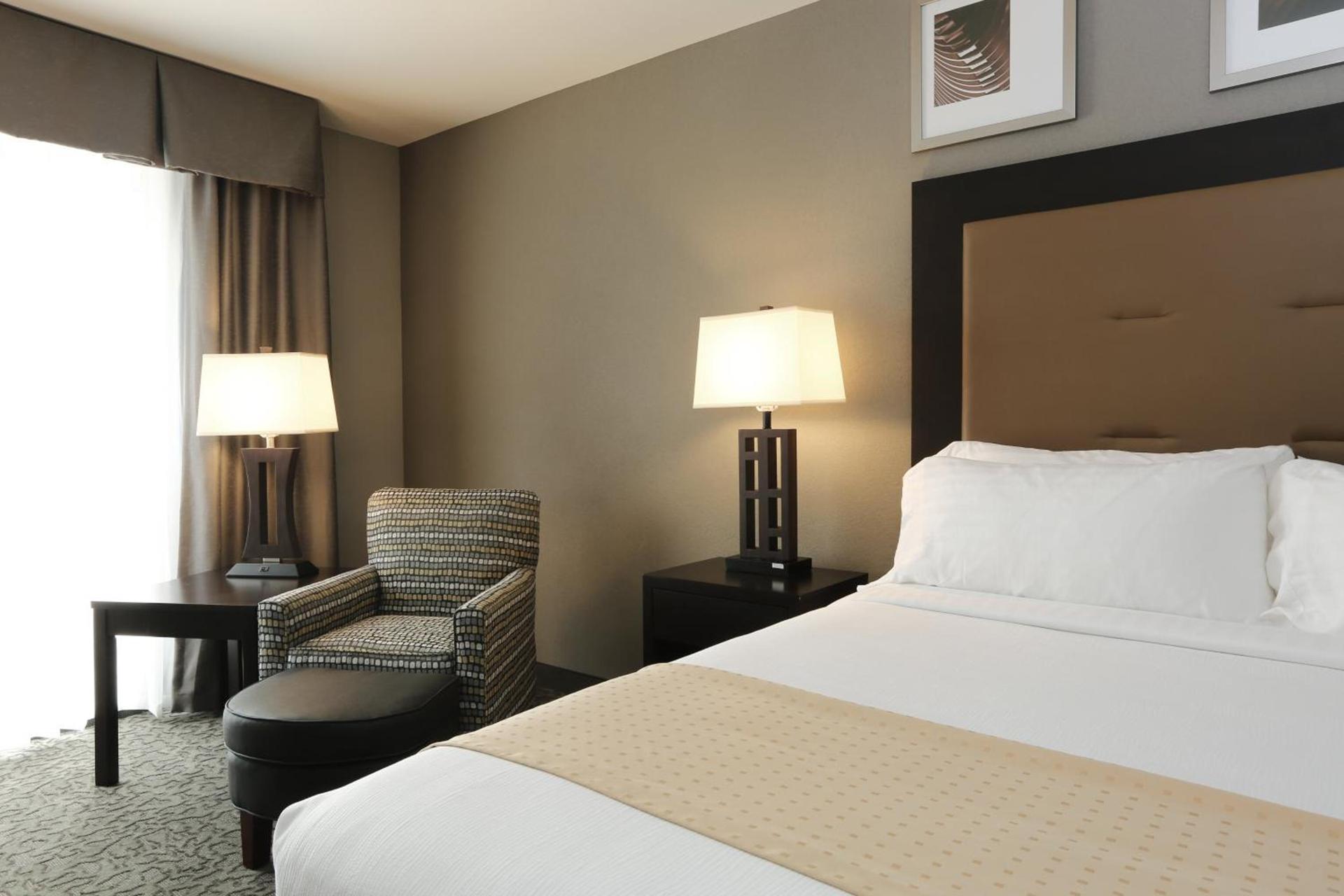 Holiday Inn and Suites East Peoria by IHG photo 64