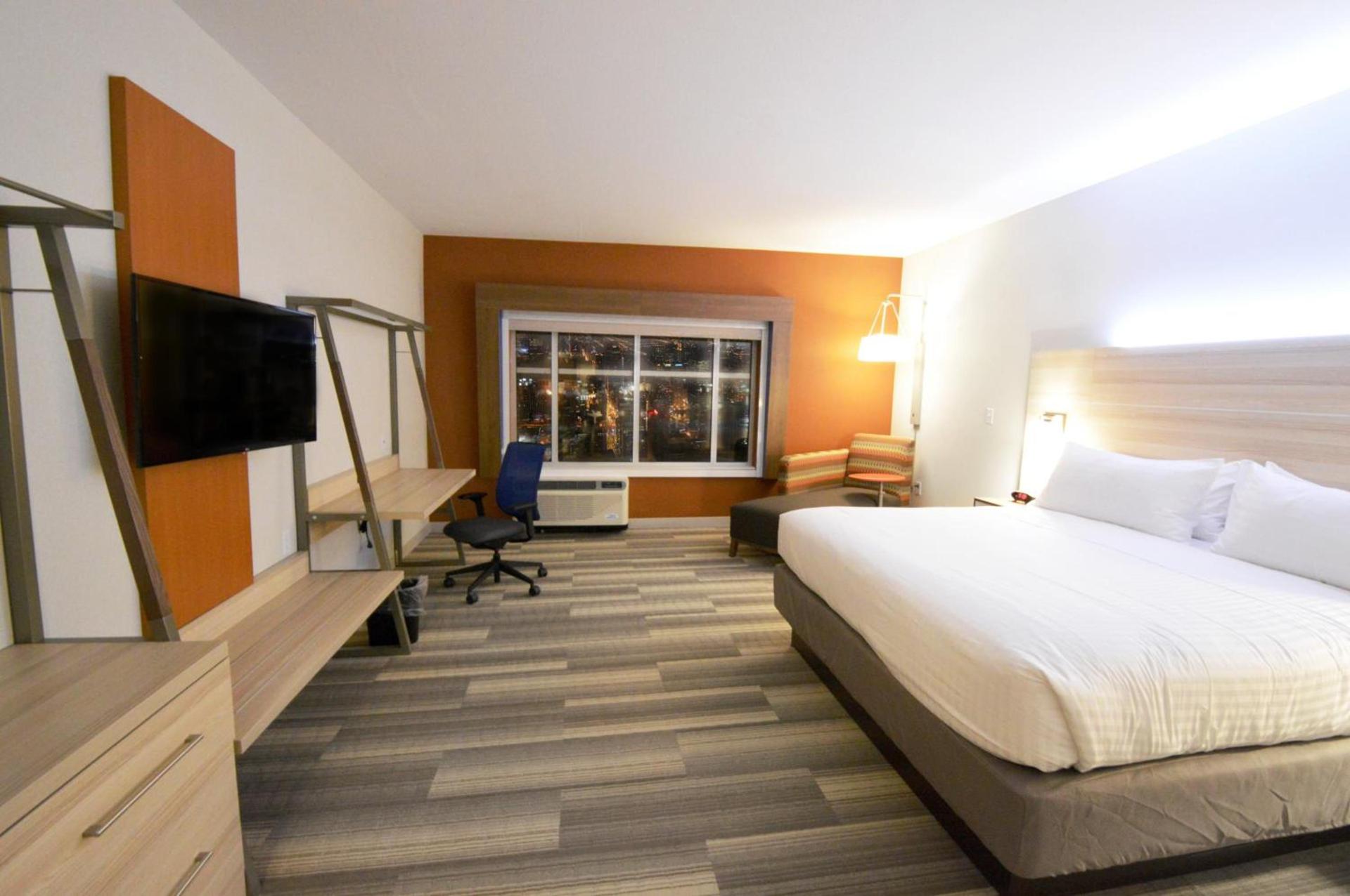 Holiday Inn Express & Suites Toledo West by IHG photo 19