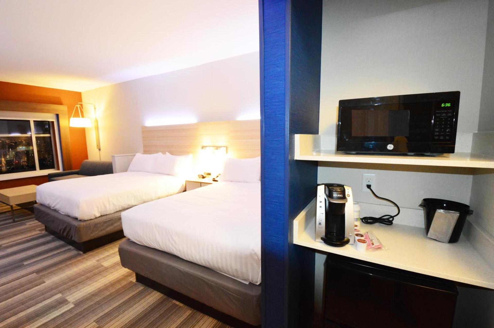 Holiday Inn Express & Suites Toledo West by IHG photo 16
