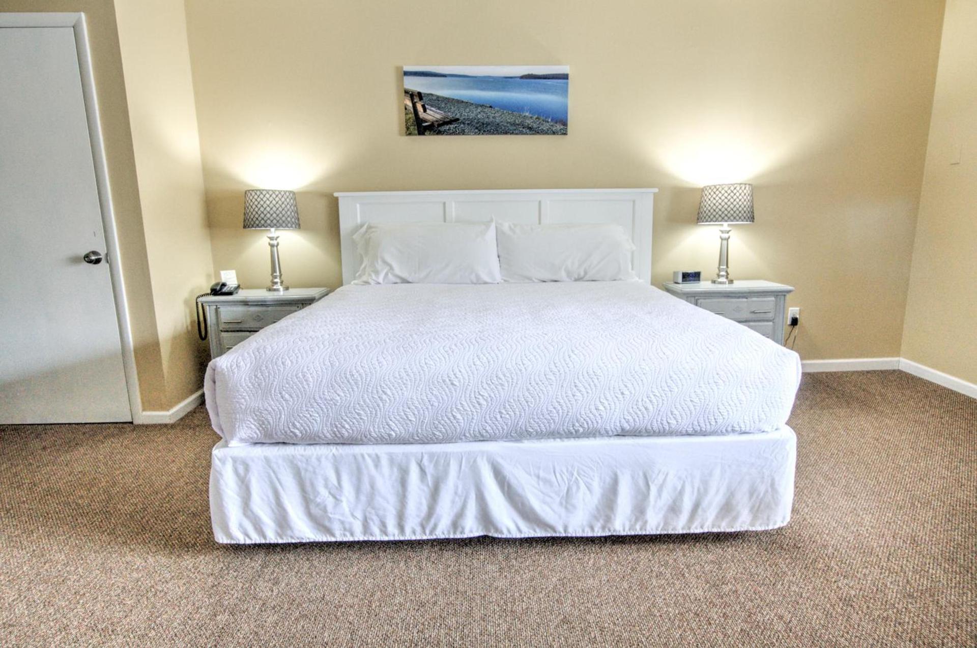East Shore Lodging photo 18