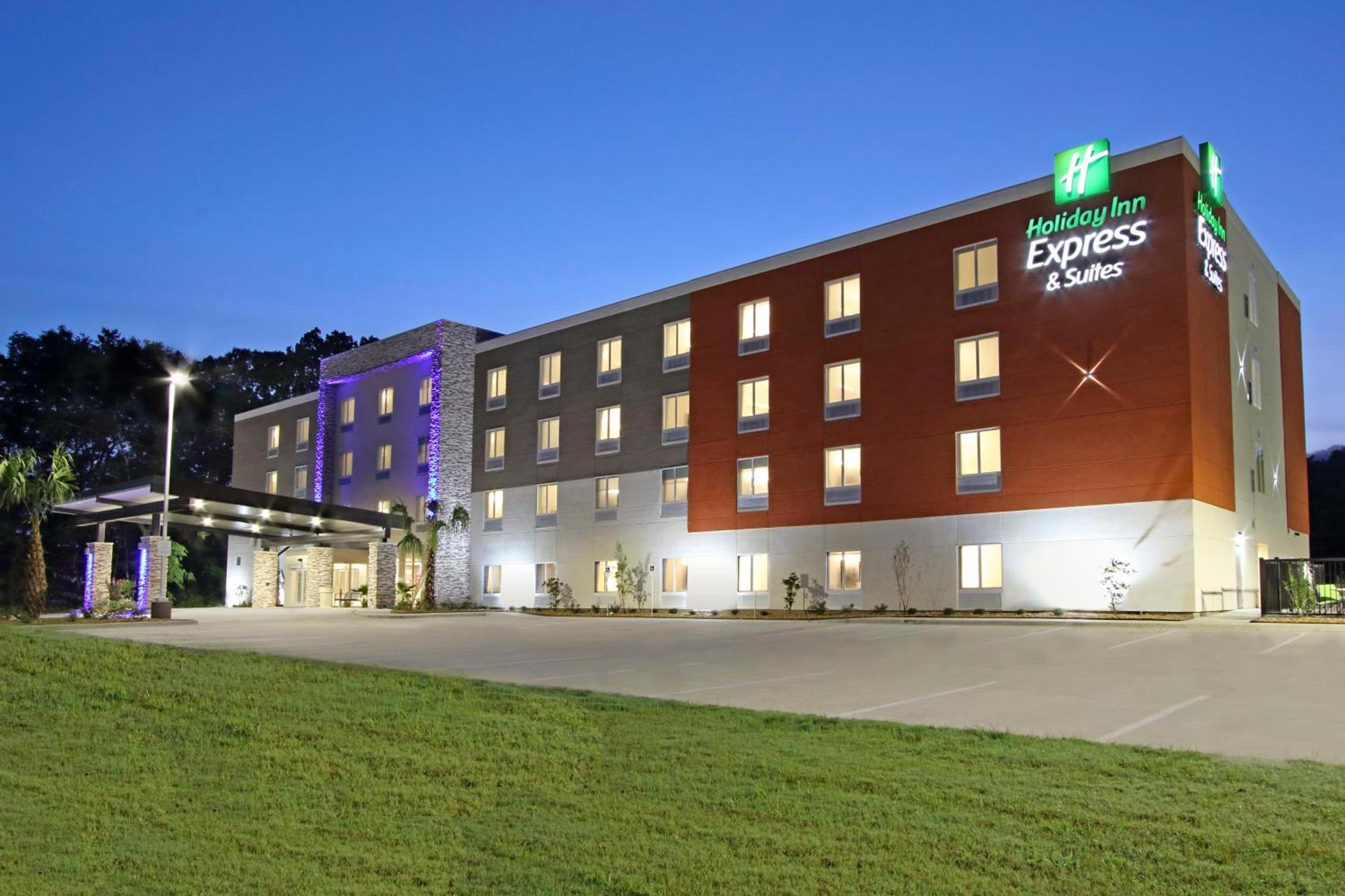 Holiday Inn Express & Suites Columbus North by IHG — hotel in Columbus