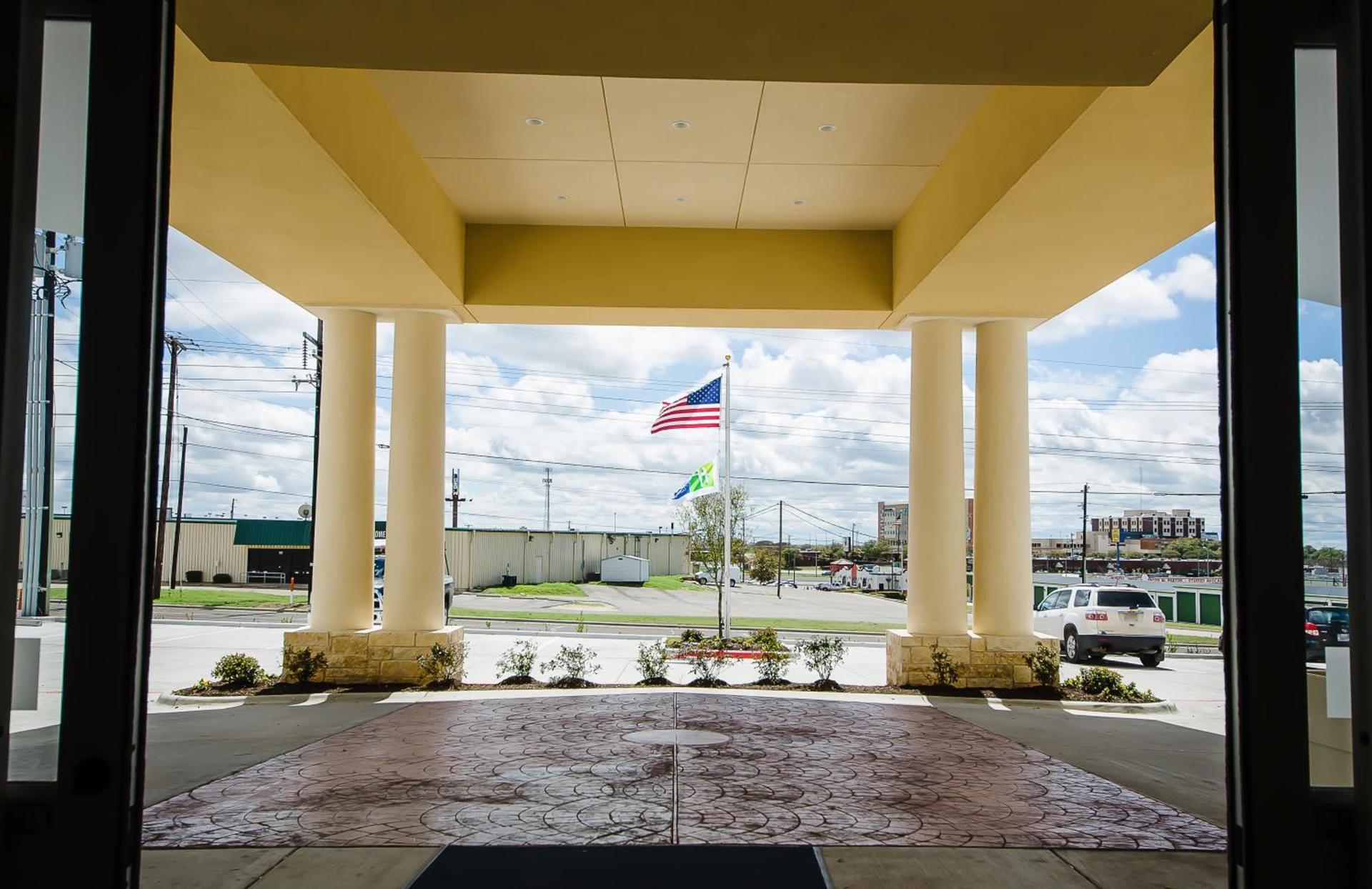 Holiday Inn Express Hotel & Suites Temple-Medical Center Area by IHG photo 3