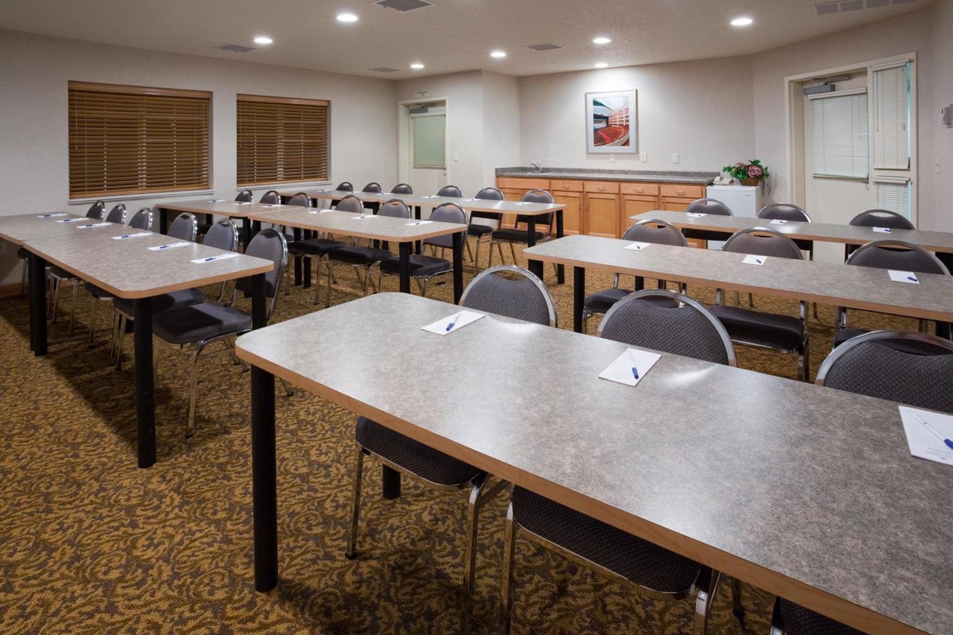 Candlewood Suites Appleton by IHG photo 42